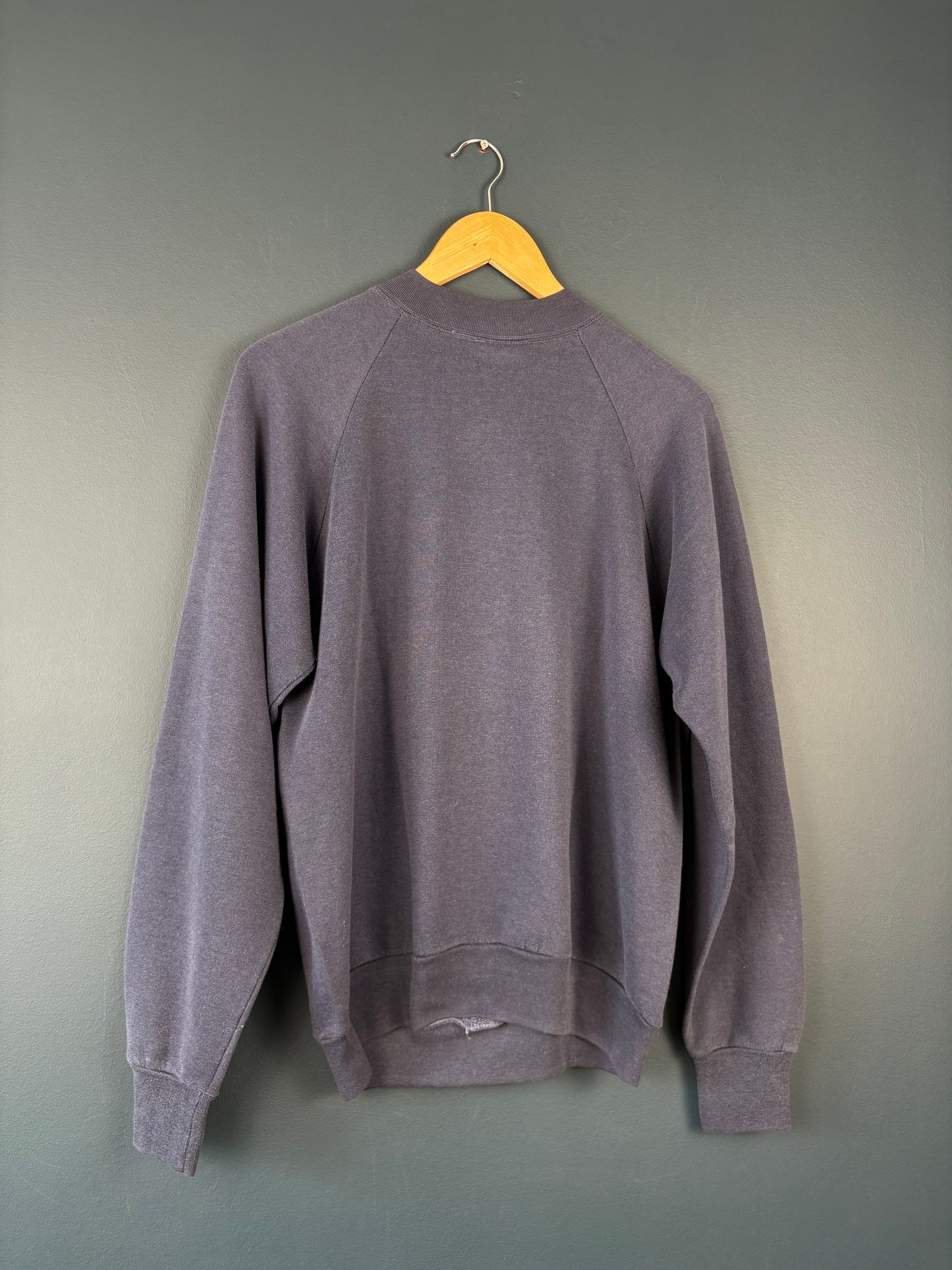 Vintage Levi's 80s Navy Blue Raglan Sweatshirt (M)