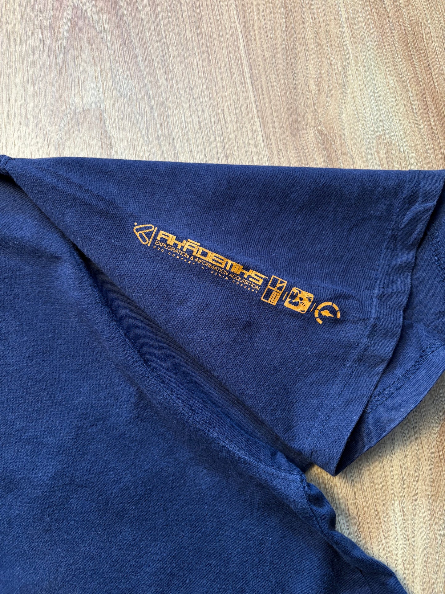 Akademiks HipHop 90s Navy Blue Graphic Tee (XL)