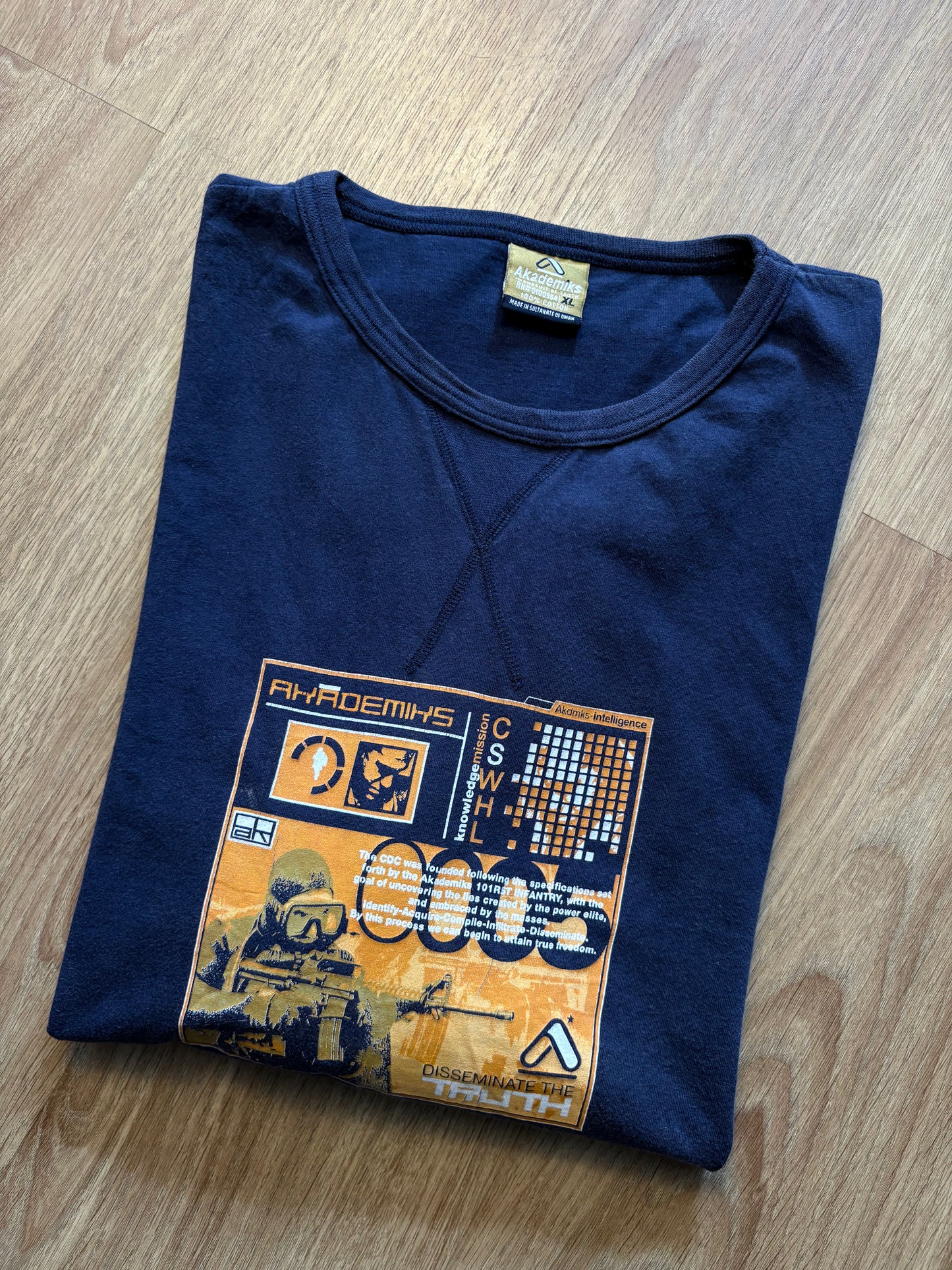Akademiks HipHop 90s Navy Blue Graphic Tee (XL)