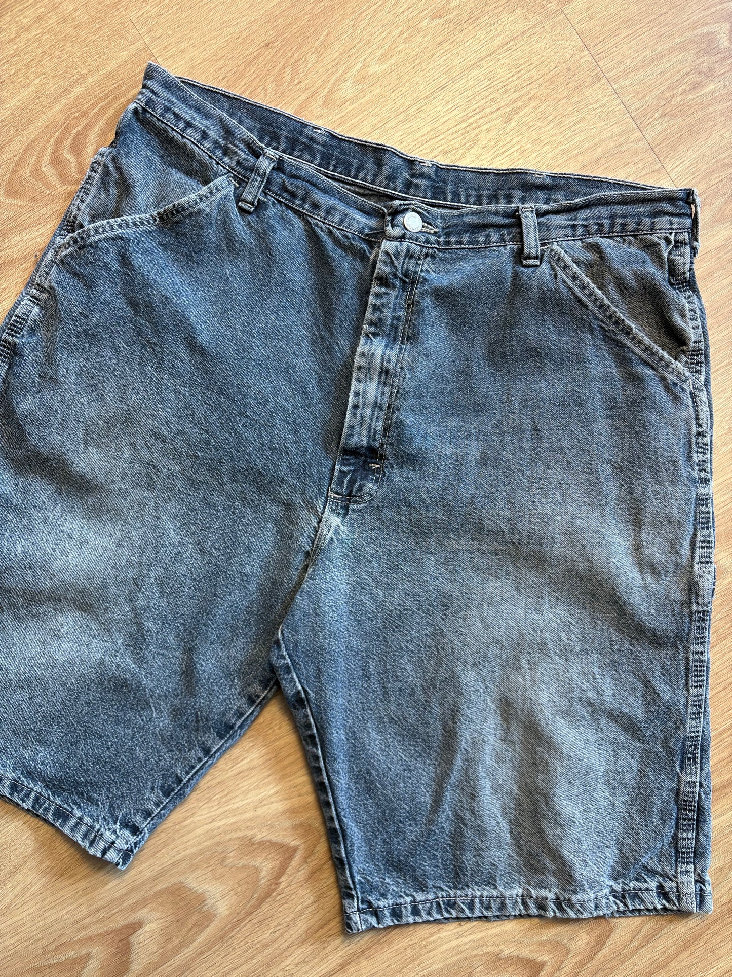 Vintage Wrangler Cargo Denim Shorts (34w)