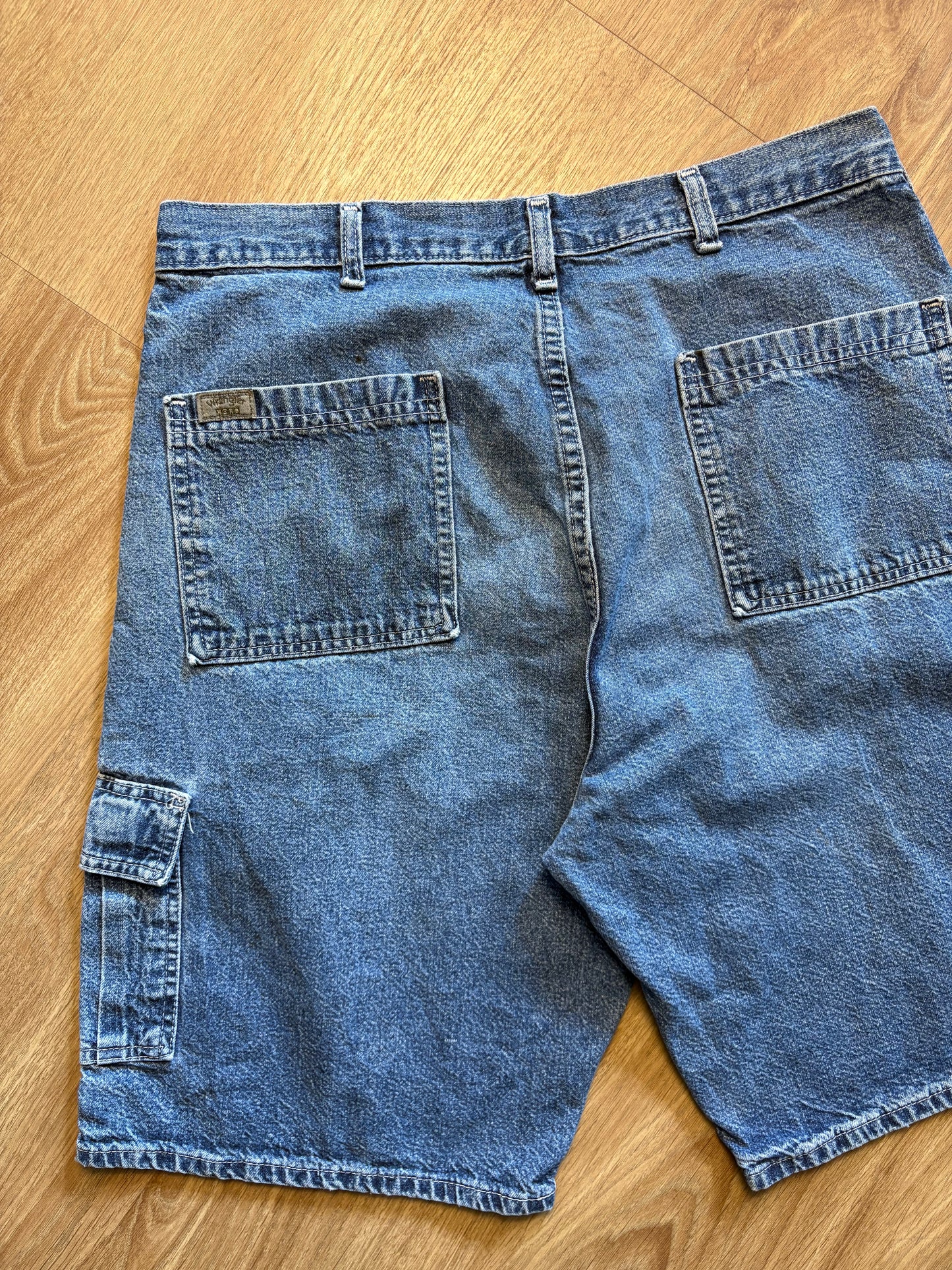 Vintage Wrangler Hero Cargo Denim Shorts (36w)