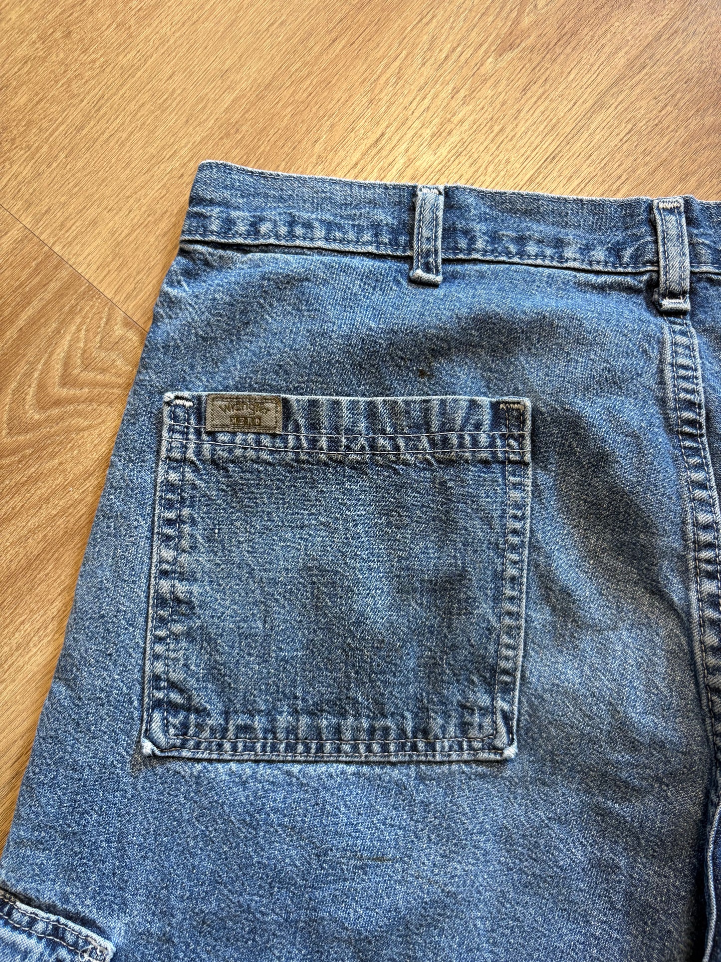 Vintage Wrangler Hero Cargo Denim Shorts (36w)
