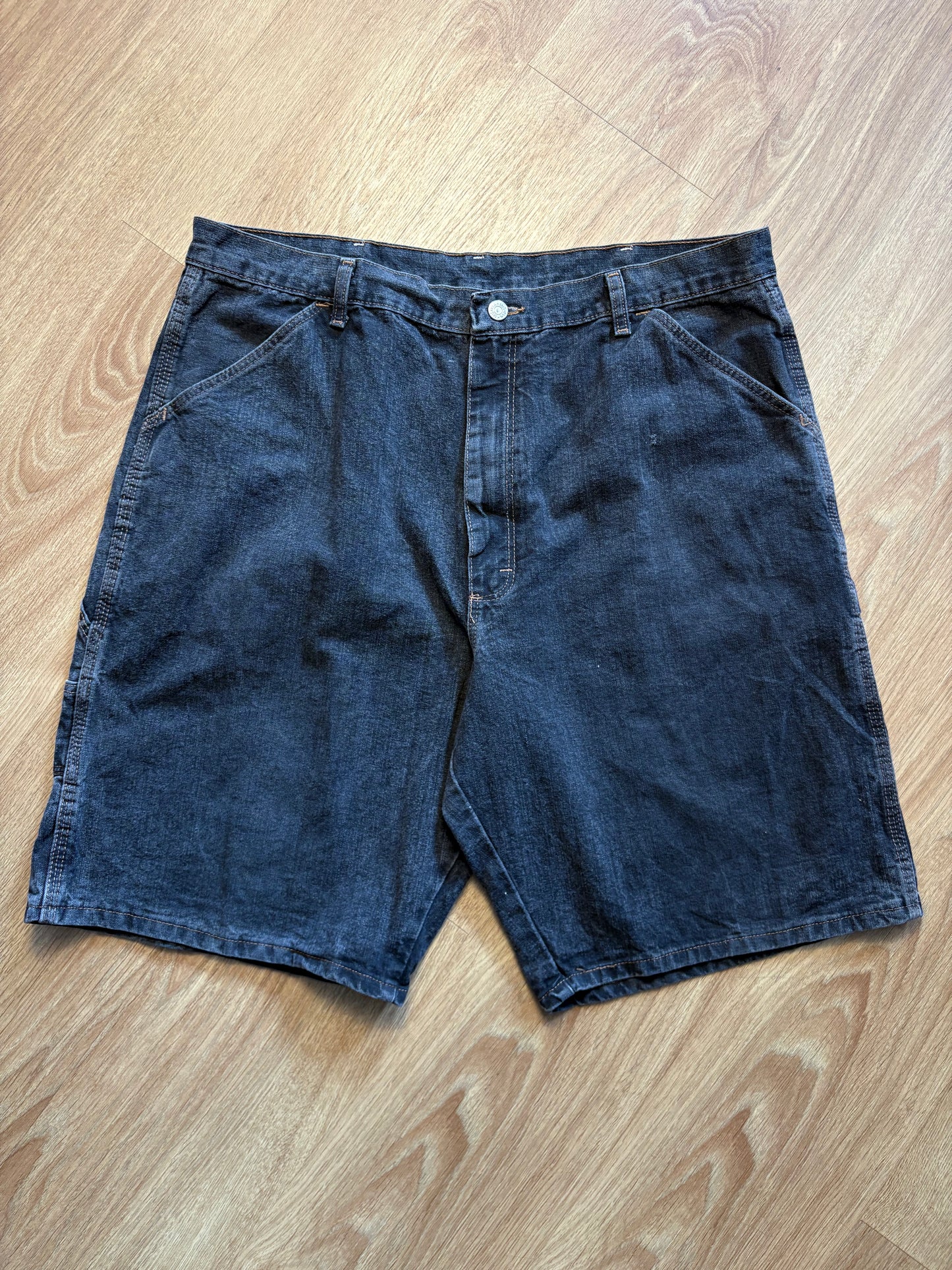 Vintage Wrangler Dark Denim Carpenter Shorts (36w)