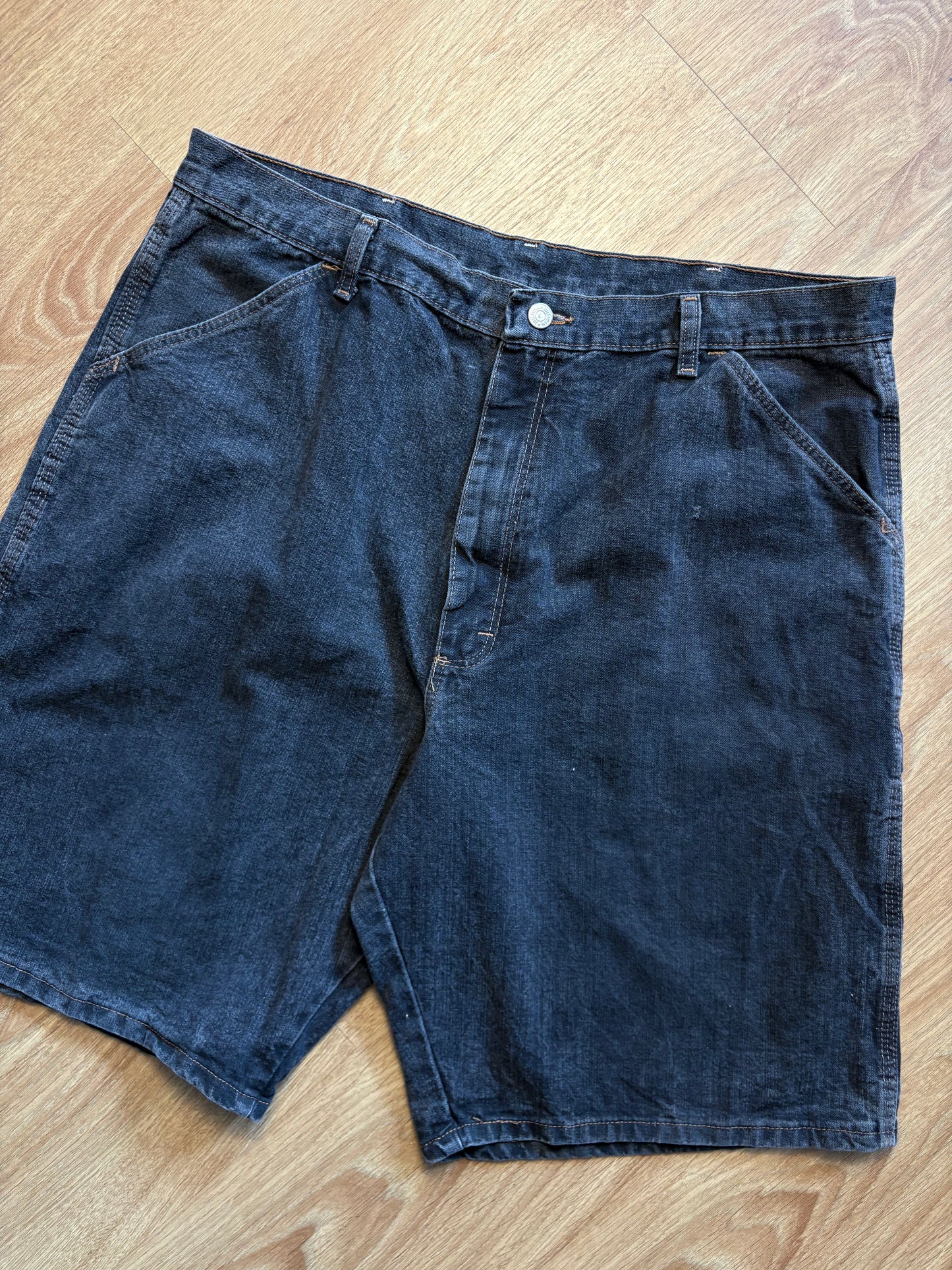 Vintage Wrangler Dark Denim Carpenter Shorts (36w)