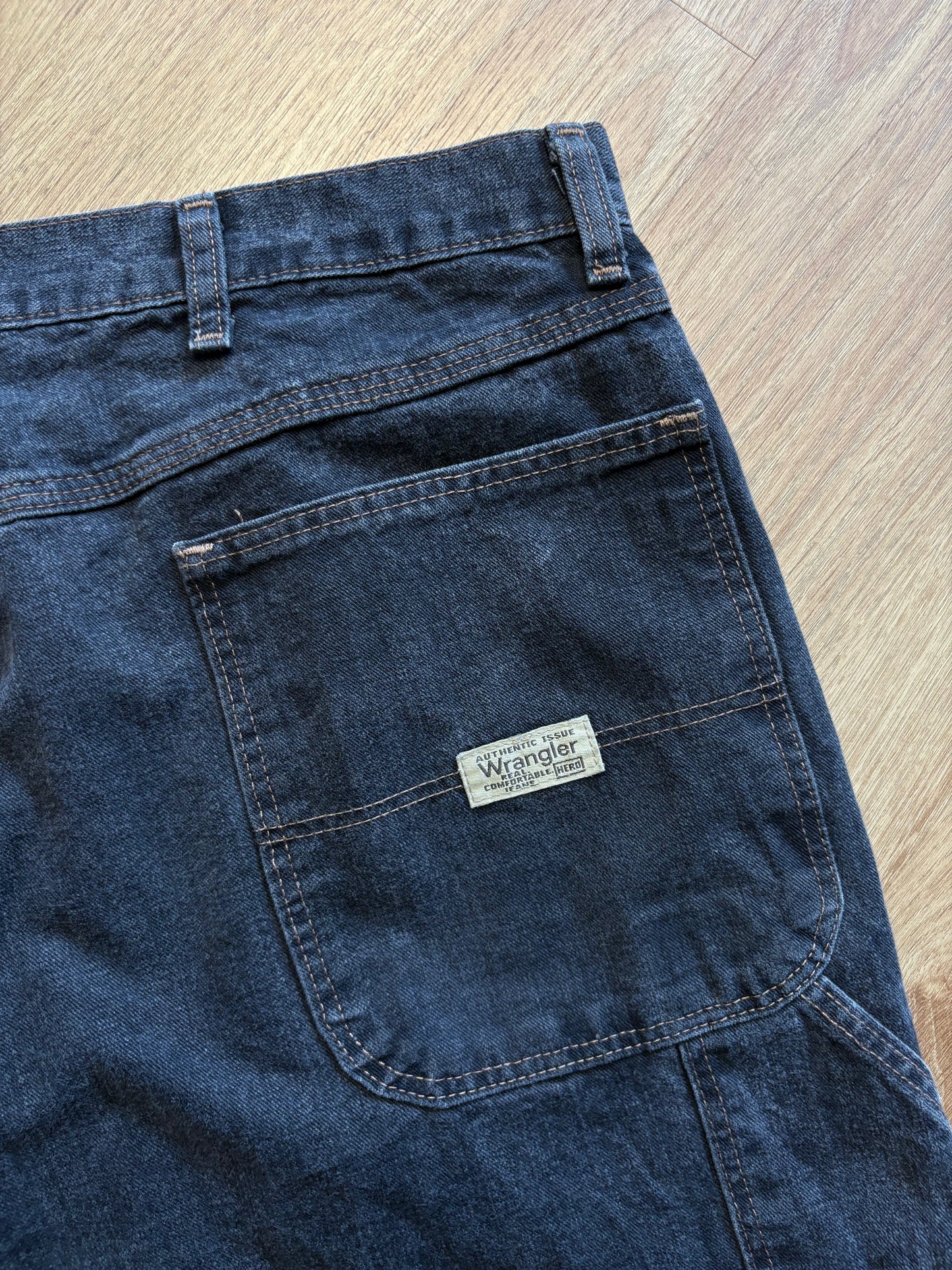 Vintage Wrangler Dark Denim Carpenter Shorts (36w)