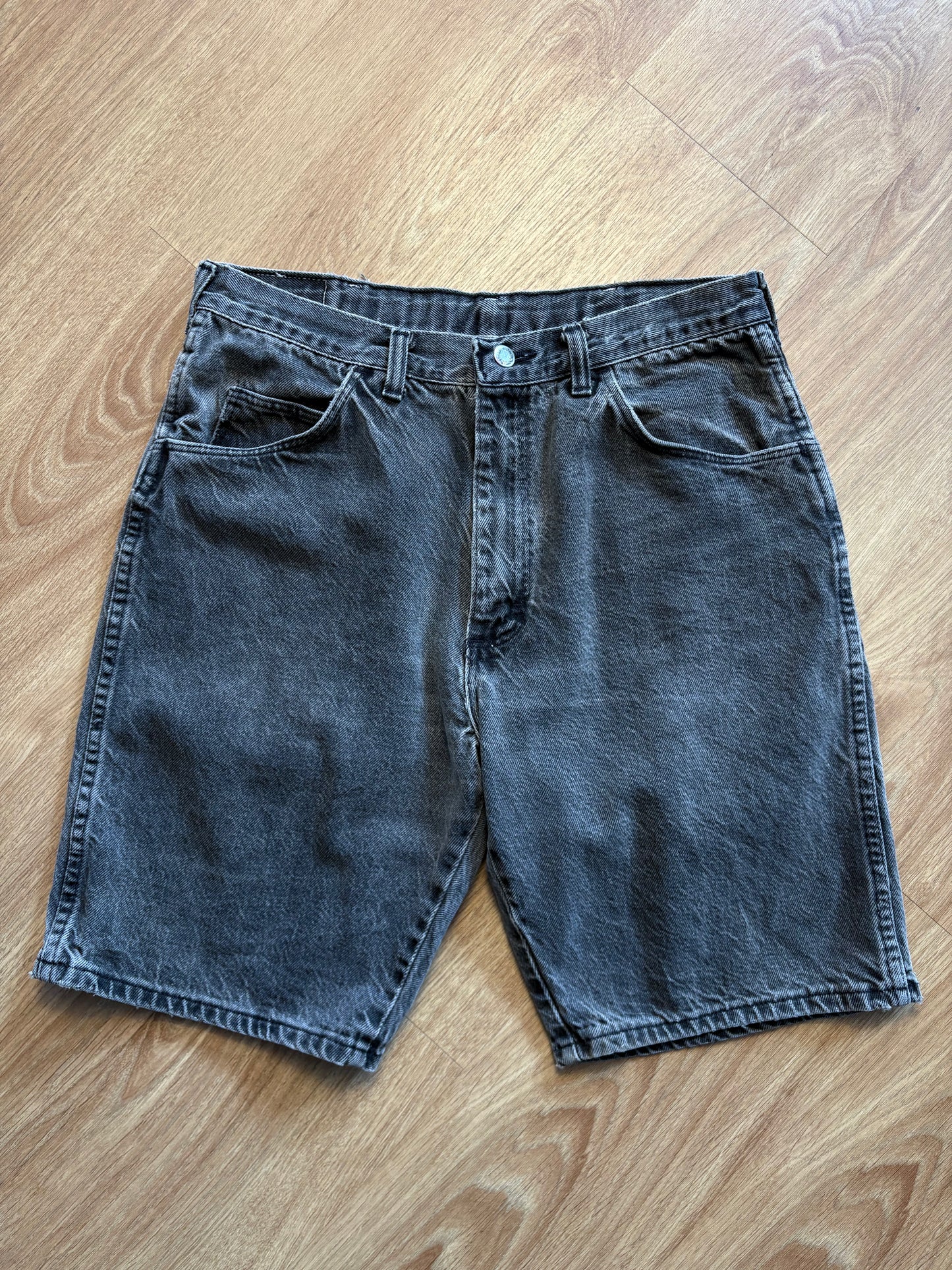 Vintage Wrangler Baggy Grey Washed Denim Shorts (34w)