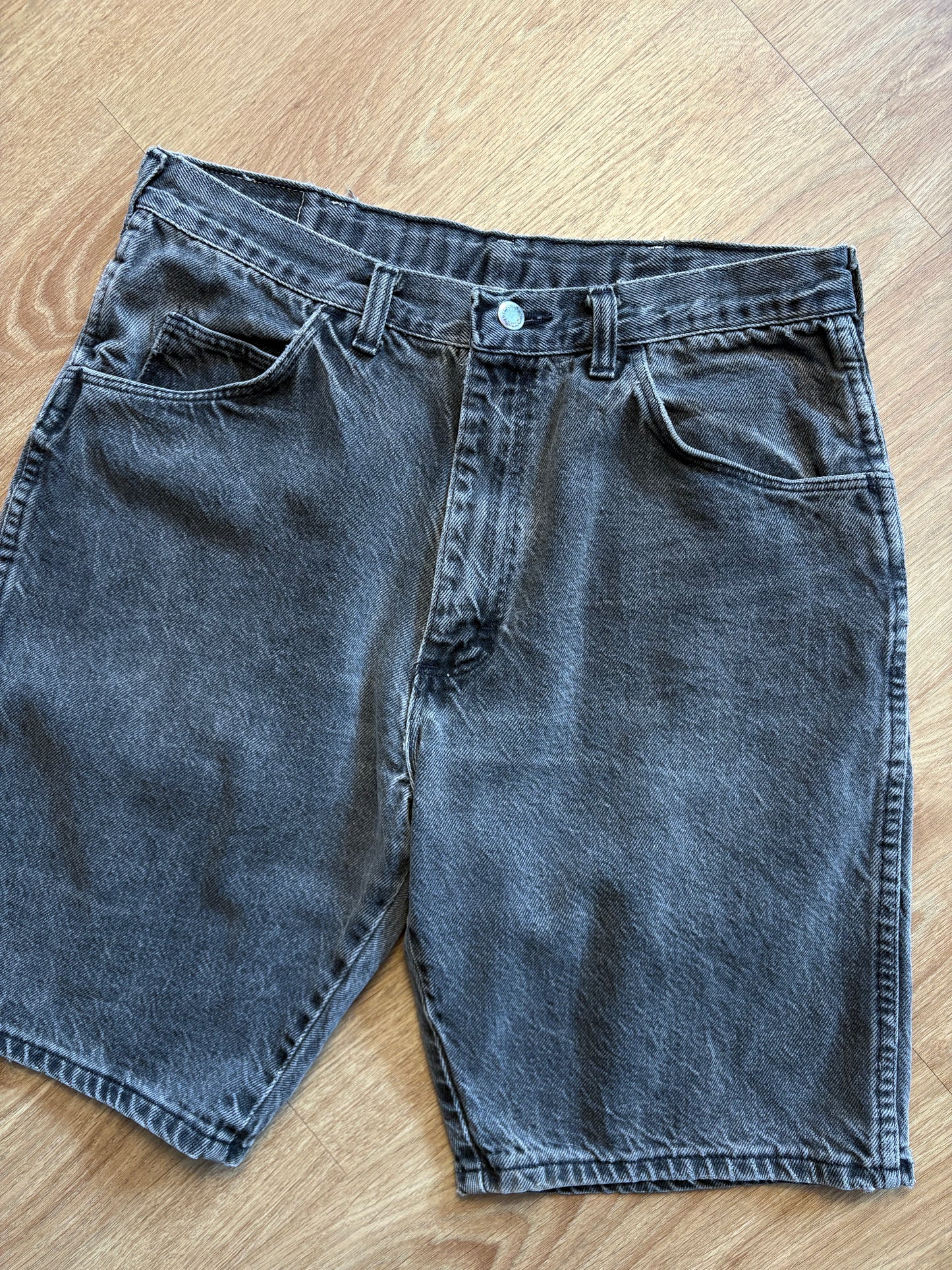 Vintage Wrangler Baggy Grey Washed Denim Shorts (34w)