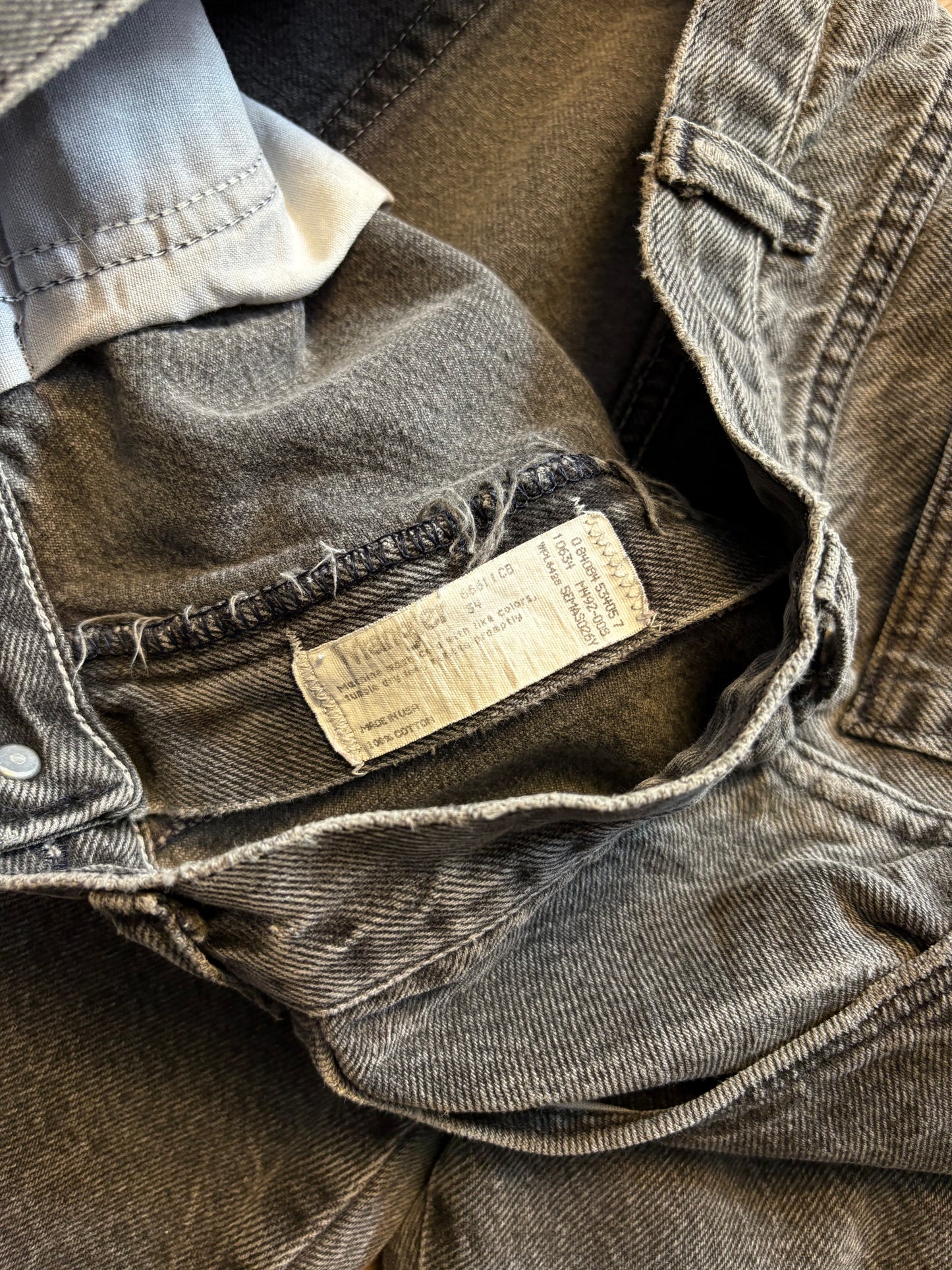 Vintage Wrangler Baggy Grey Washed Denim Shorts (34w)