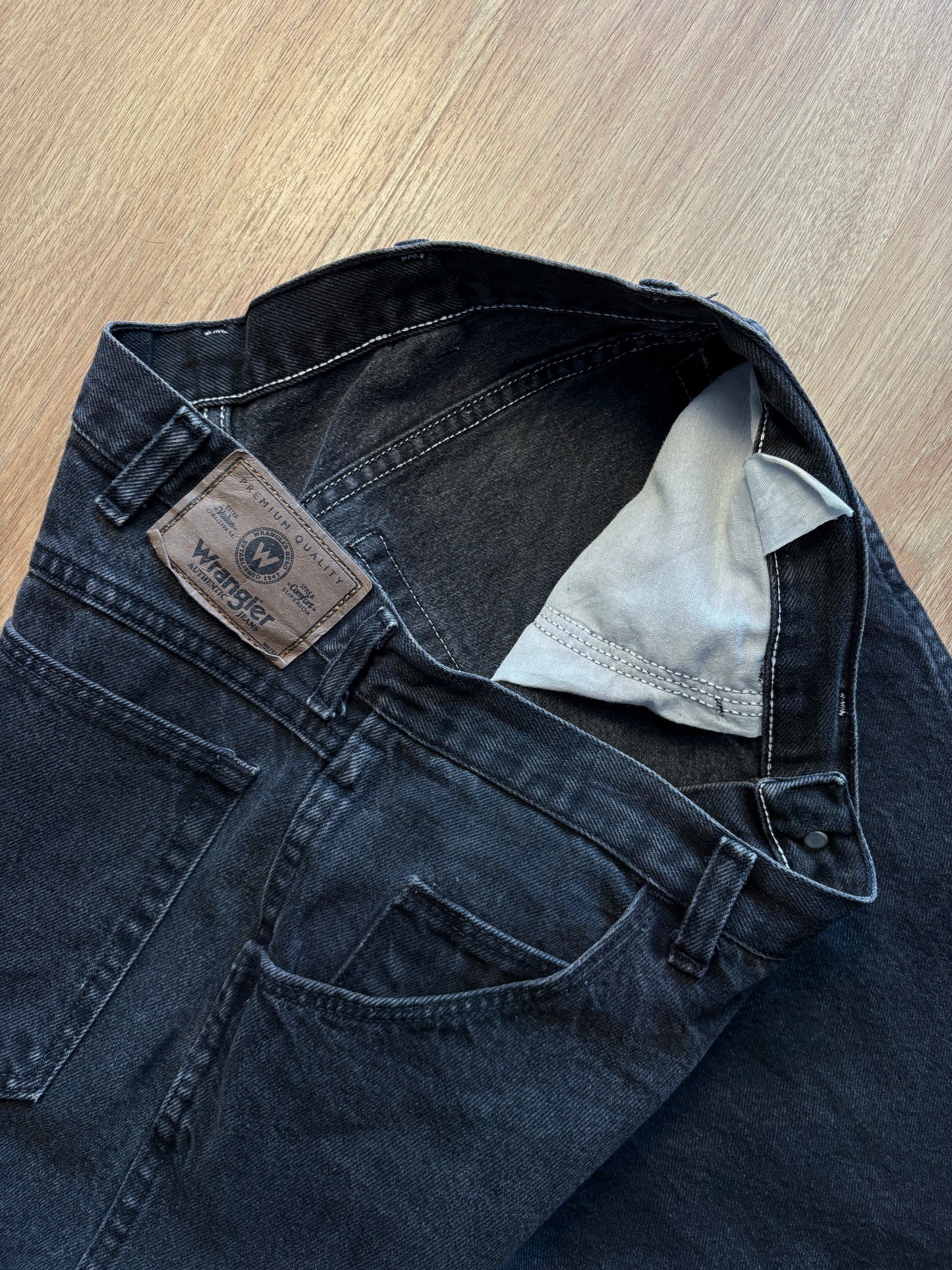 Vintage Wrangler Baggy Black Washed Denim Shorts (34w)