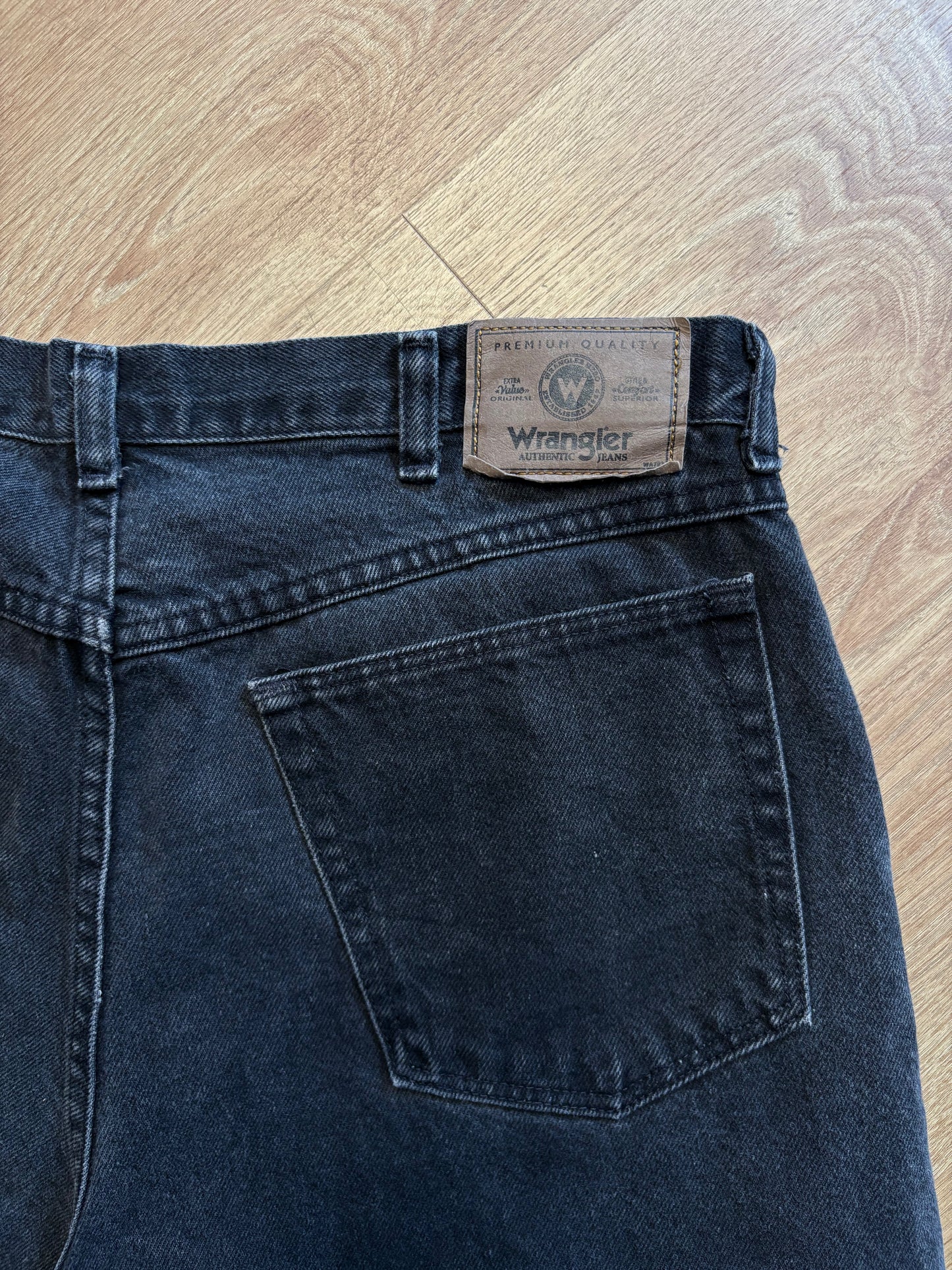 Vintage Wrangler Baggy Black Washed Denim Shorts (34w)