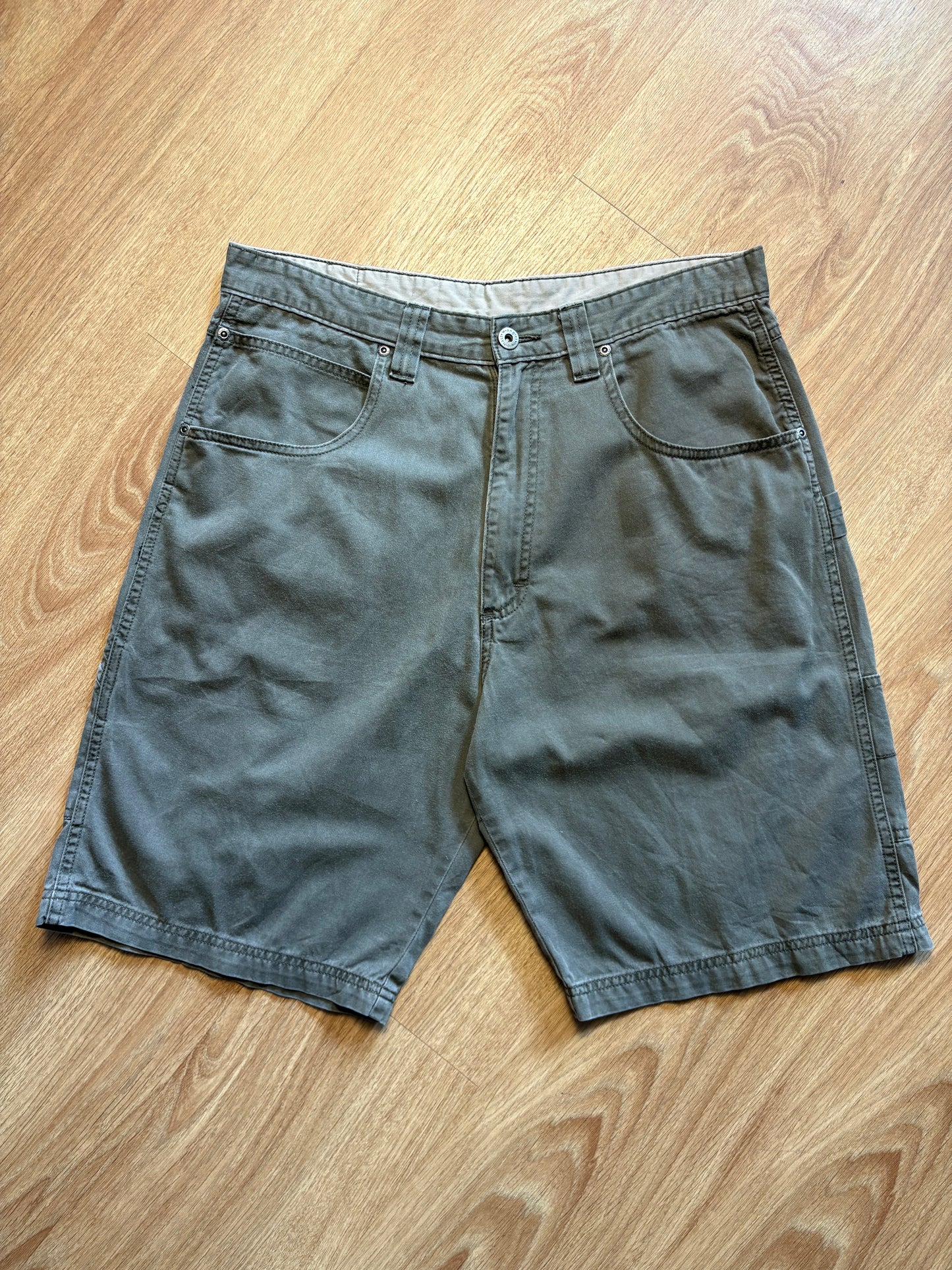 Vintage Wrangler Hero Khaki Green Carpenter Shorts (32w)