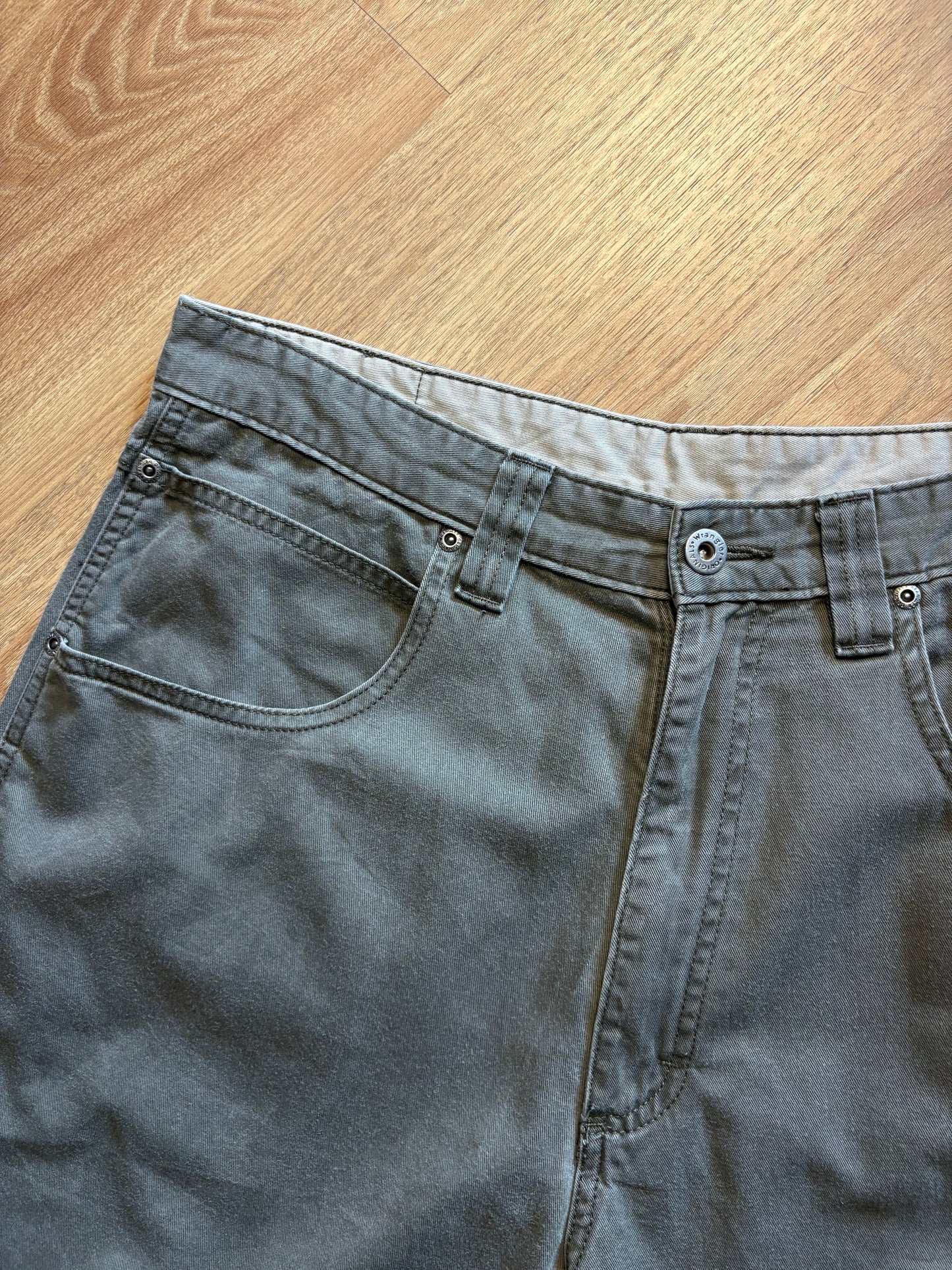 Vintage Wrangler Hero Khaki Green Carpenter Shorts (32w)