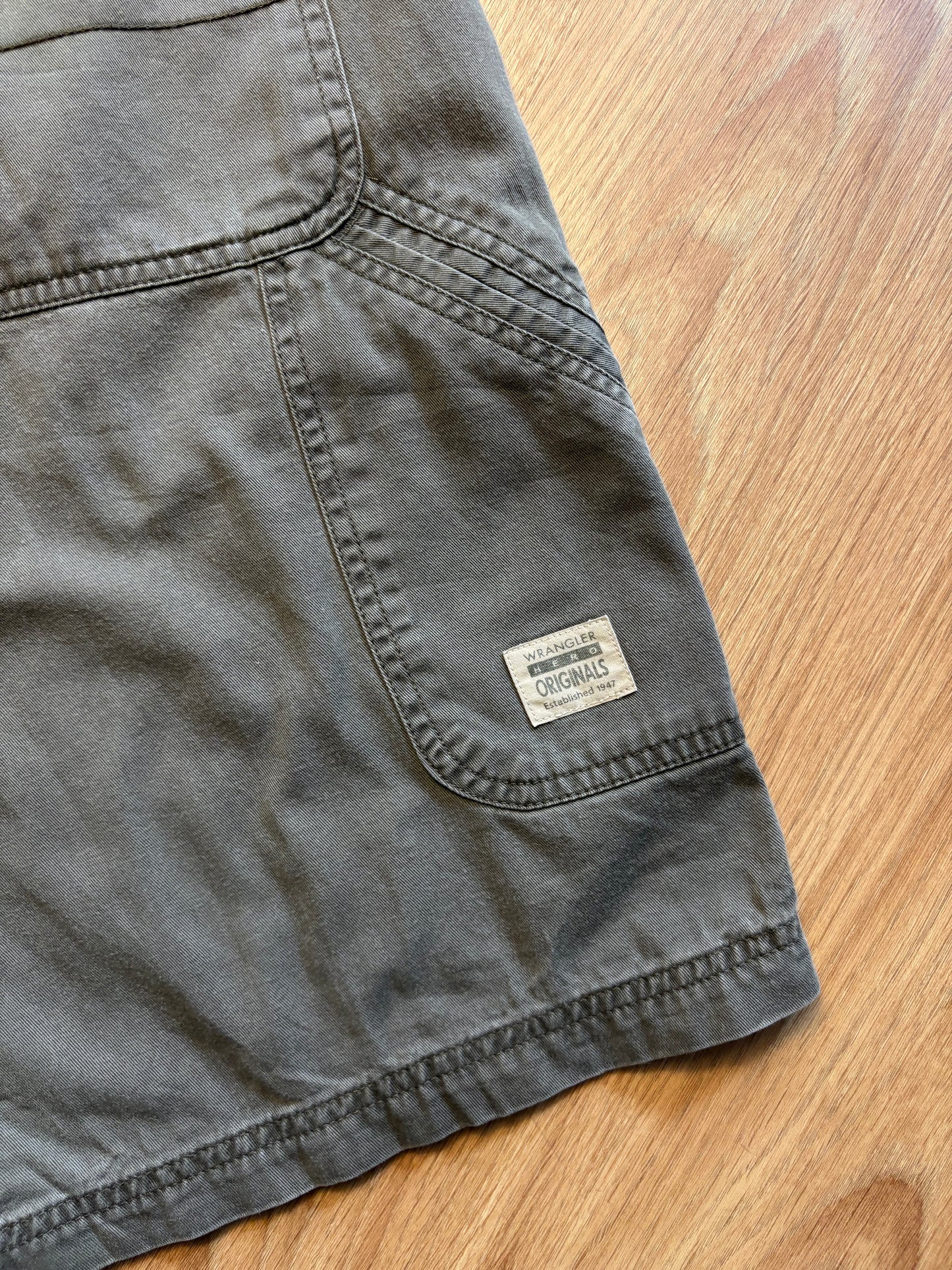 Vintage Wrangler Hero Khaki Green Carpenter Shorts (32w)