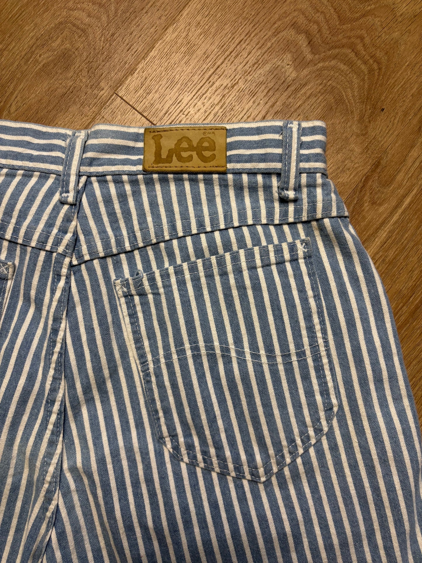 Vintage LEE Light Blue Pinstripe Wide Leg Cotton Shorts (30w)
