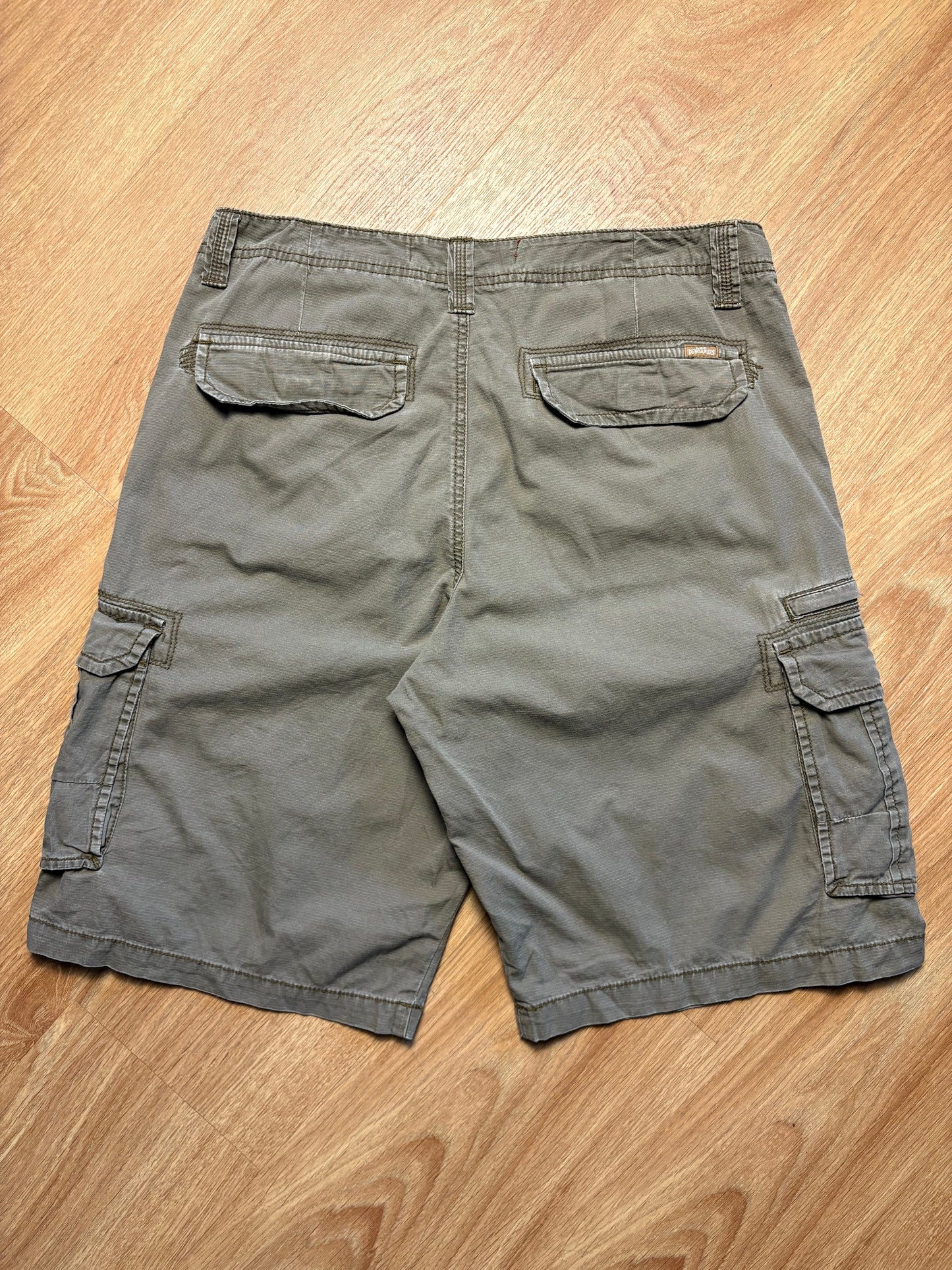 Vintage LEE Dungarees Carpenter Khaki Green Shorts (32w)