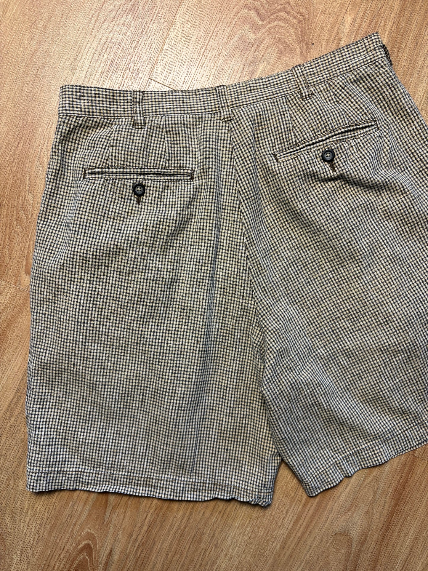 Vintage Tommy Hilfiger Beige Checkered Pleated Shorts (33w)