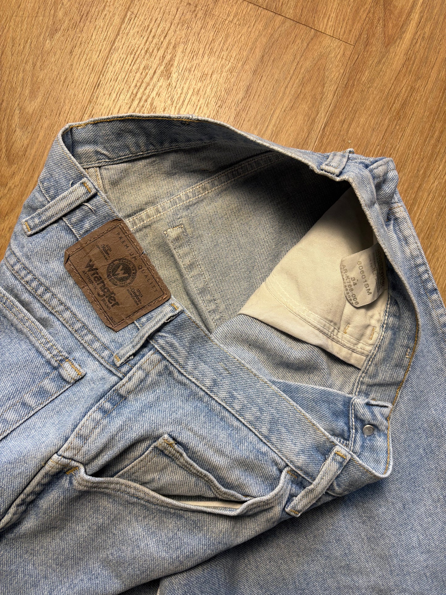 Vintage Wrangler Baggy Denim Shorts (34w)