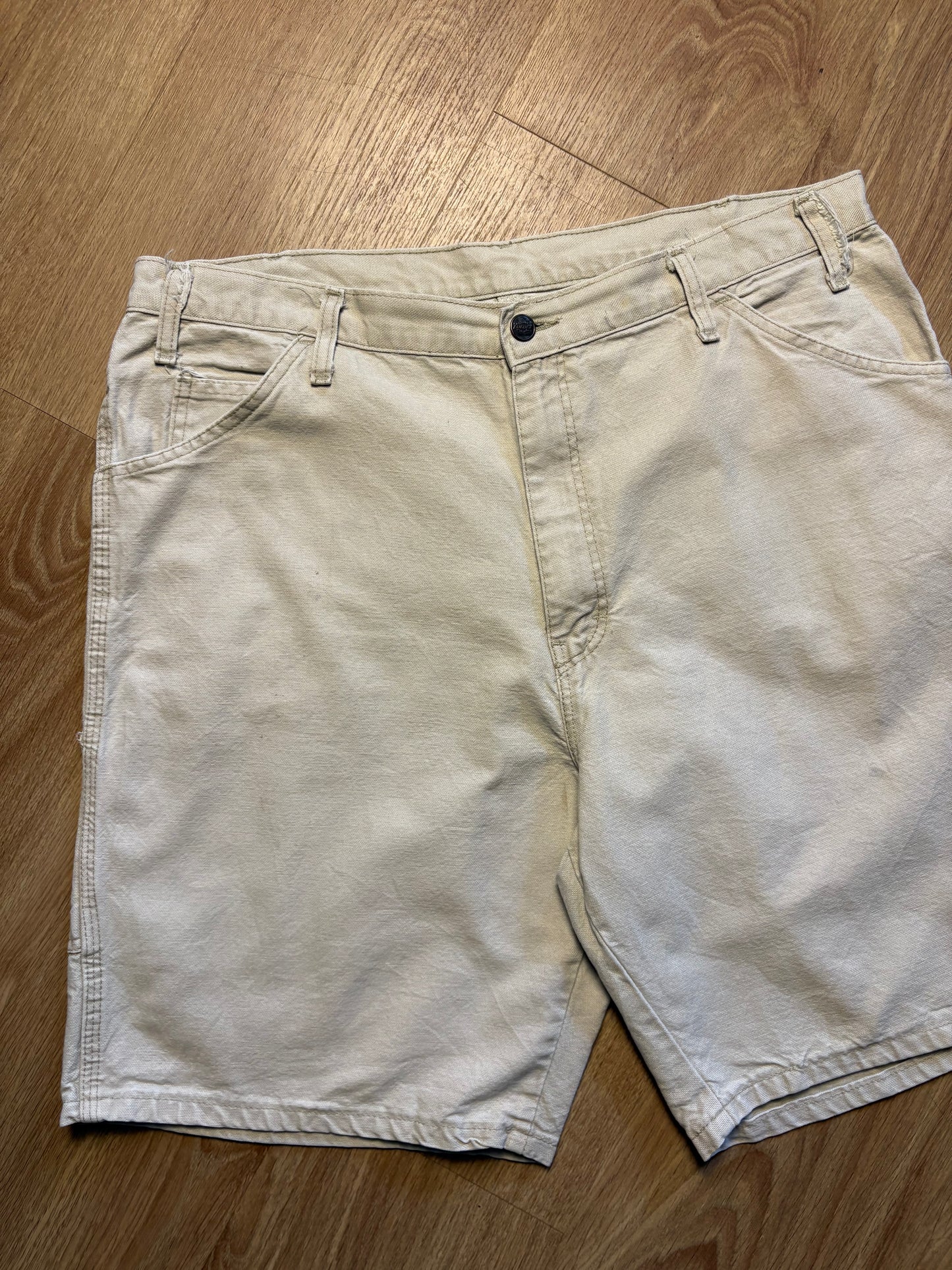Vintage Dickies Workwear Baggy Off-White Denim Shorts (38w)