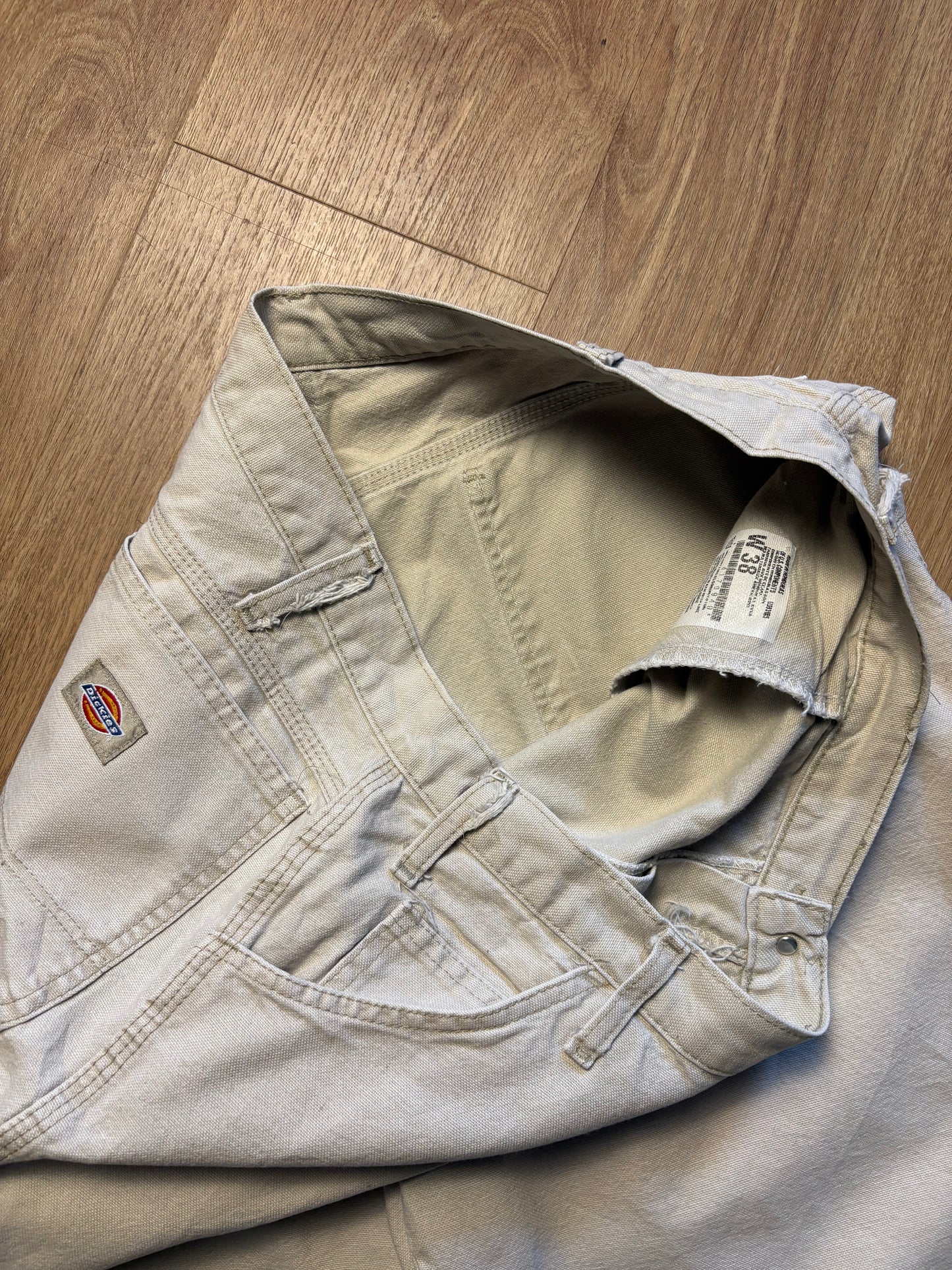Vintage Dickies Workwear Baggy Off-White Denim Shorts (38w)