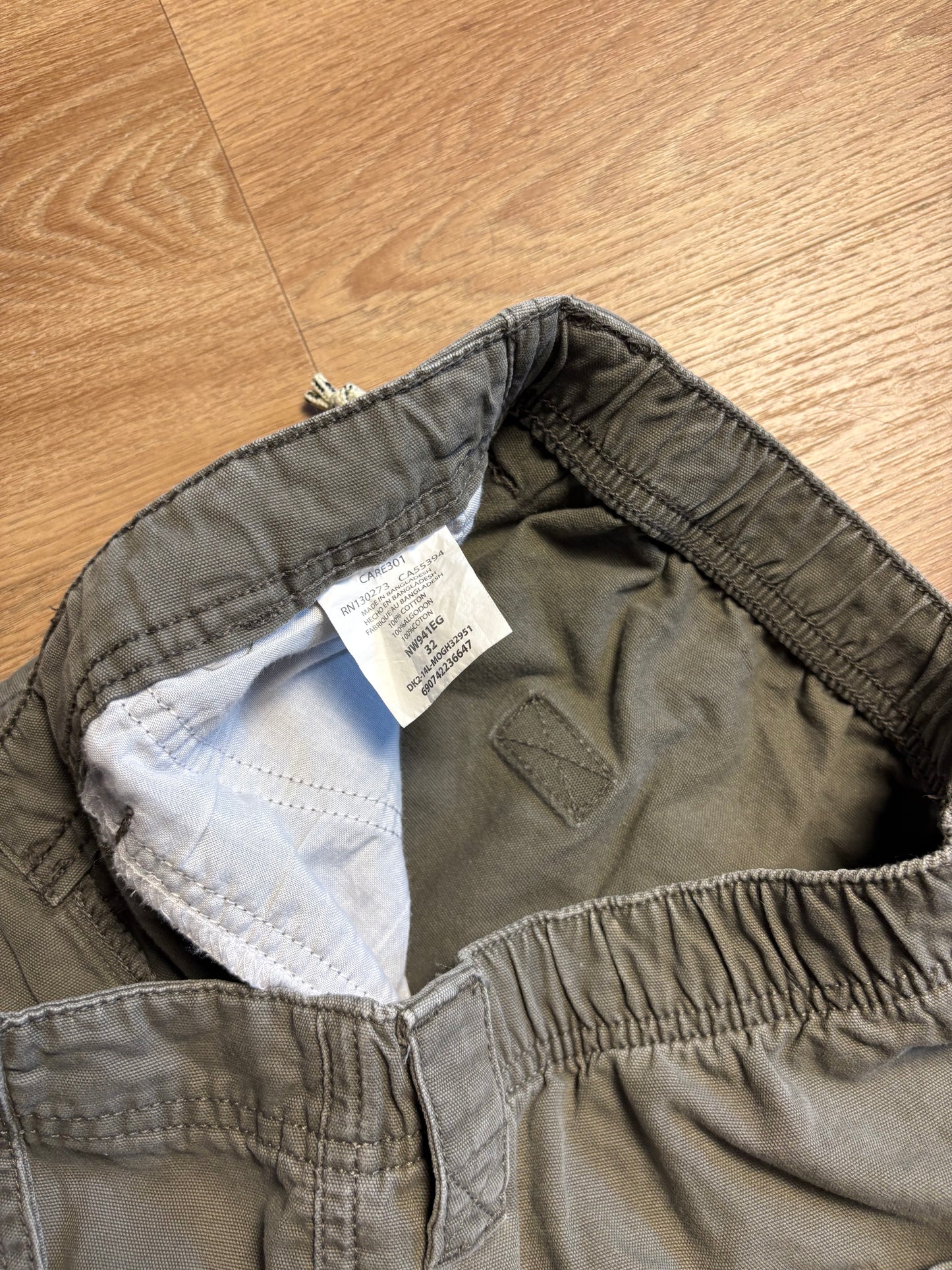 Vintage Wrangler Khaki Green Multi-pocket Cargo Shorts (32w)