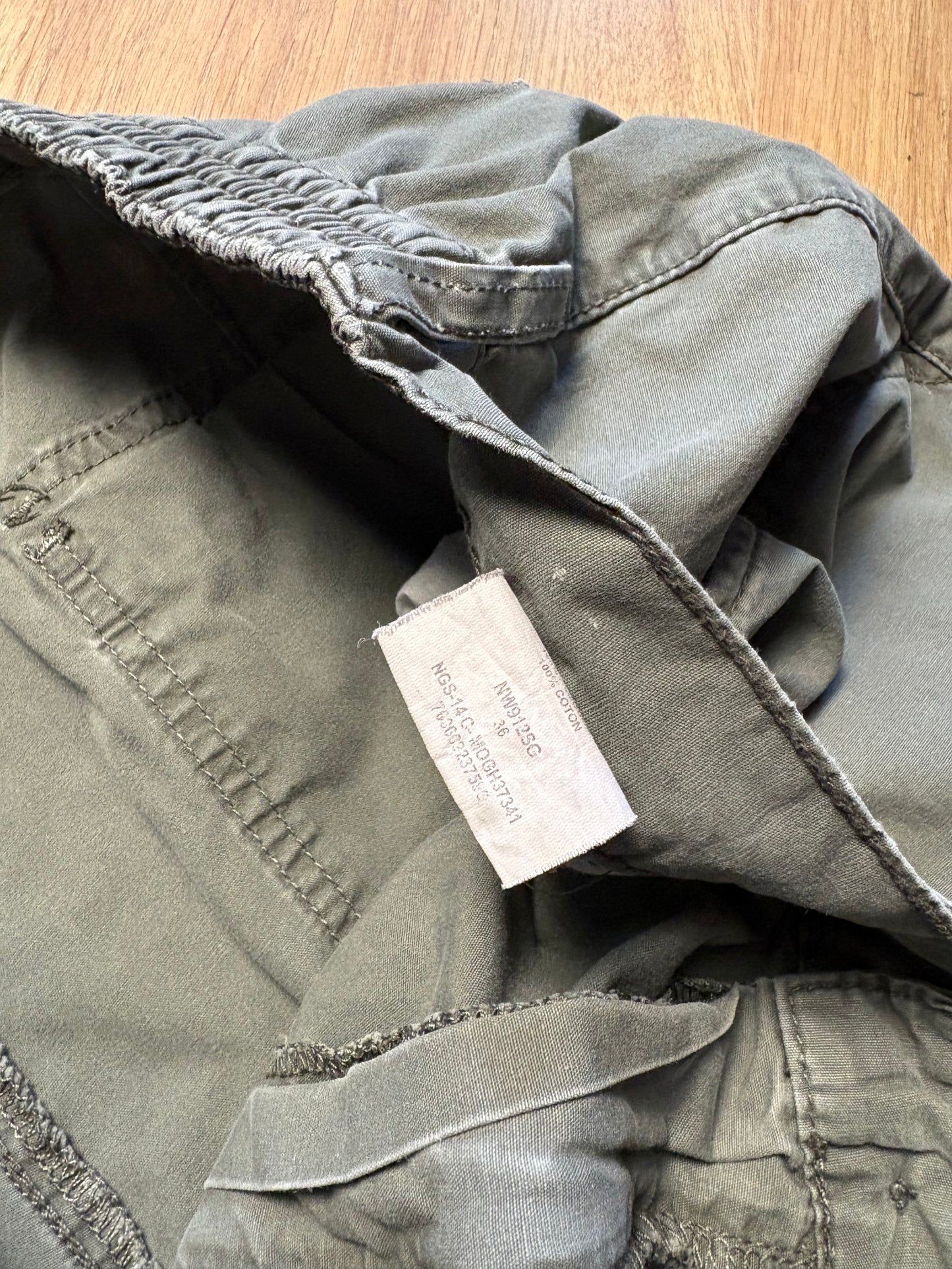 Vintage Wrangler Khaki Green Cargo Shorts (36w)