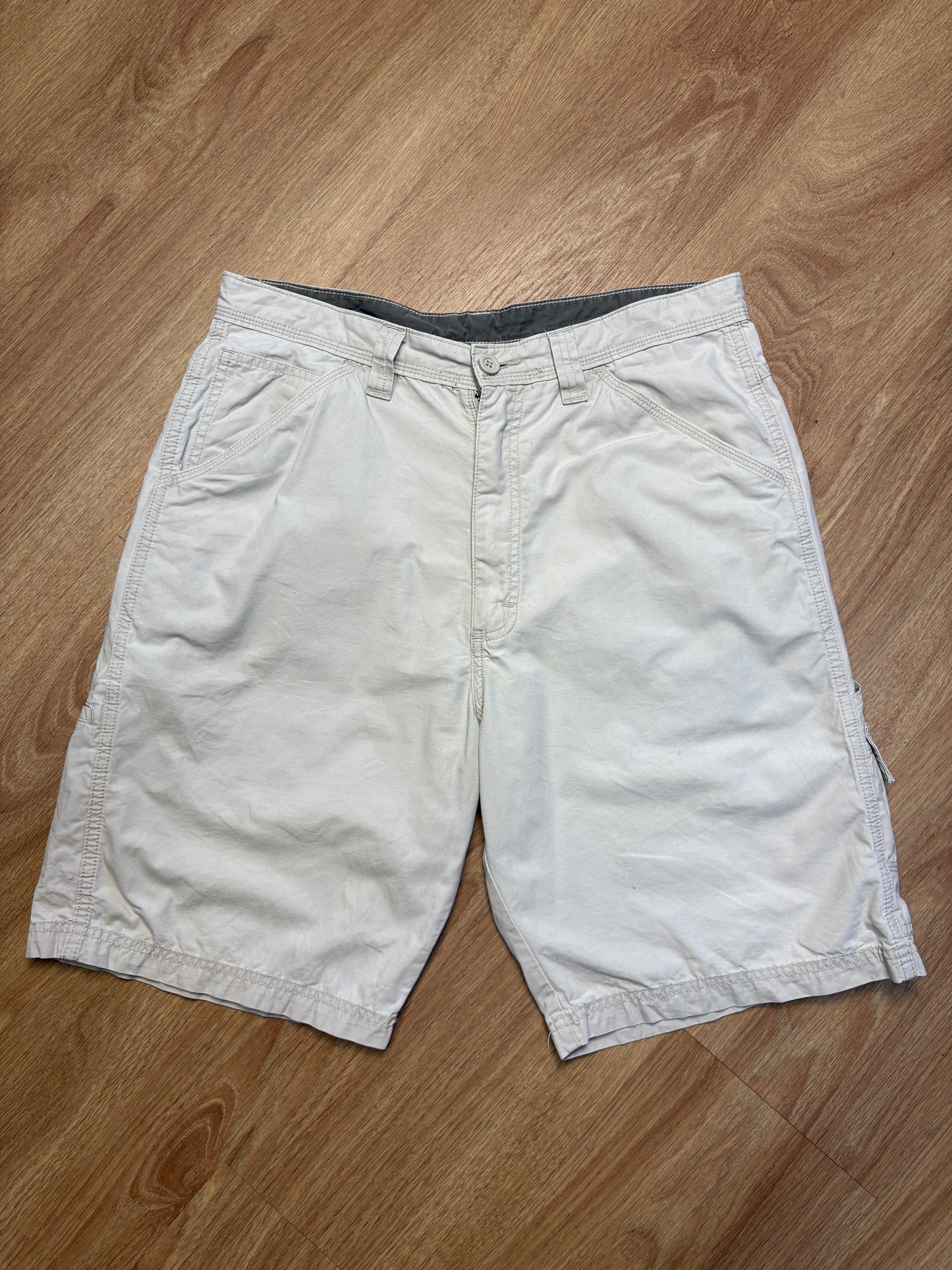 Vintage Wrangler Chalk White Carpenter Shorts (33w)