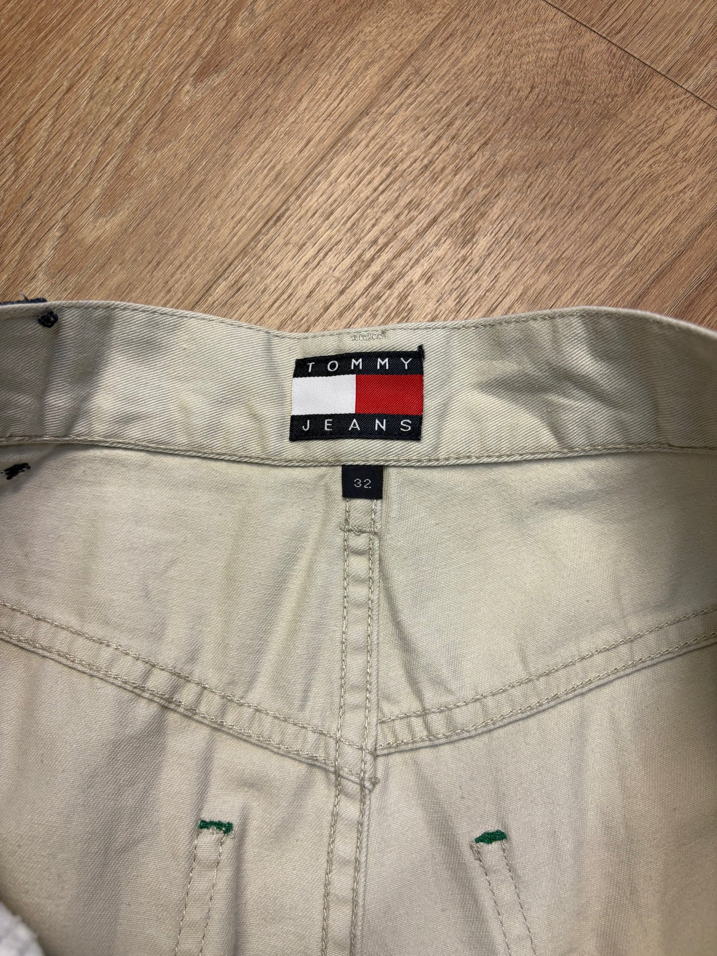 Vintage Tommy Hilfiger Chalk White Carpenter Shorts (32w)
