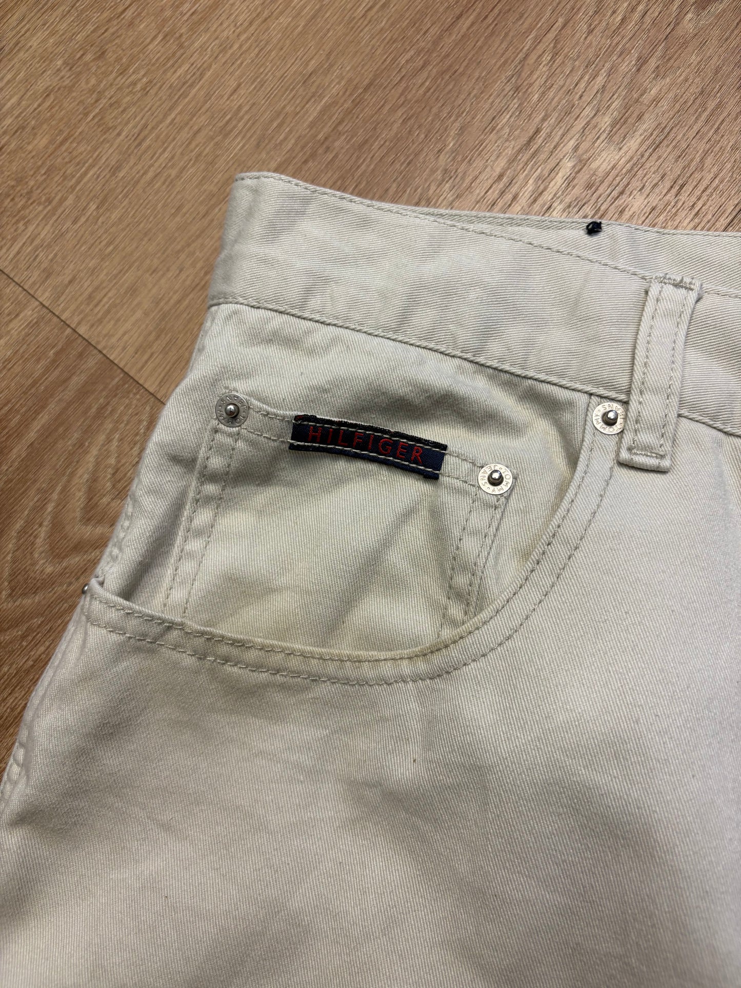 Vintage Tommy Hilfiger Chalk White Carpenter Shorts (32w)