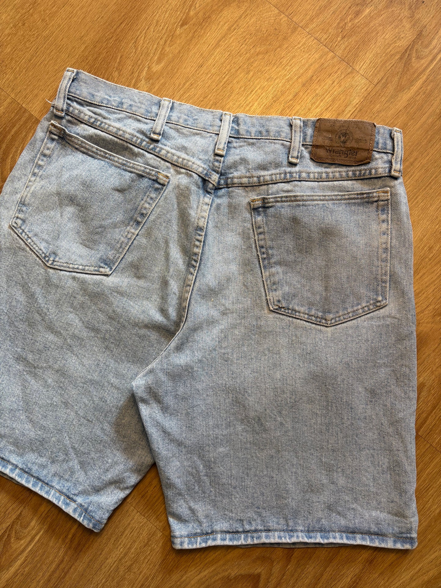 Vintage Wrangler Baggy Denim Shorts (34w)