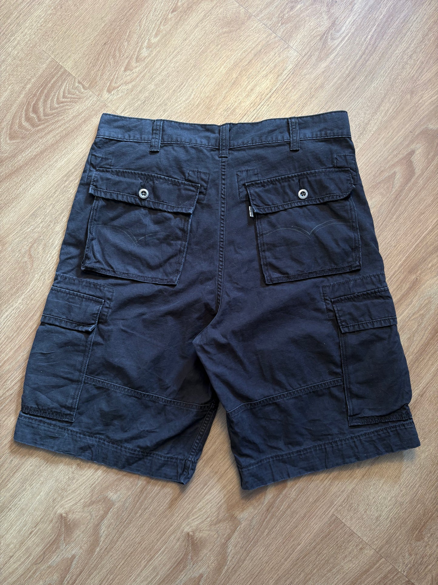 Vintage Levi's Black Baggy Cargo Shorts (36w)