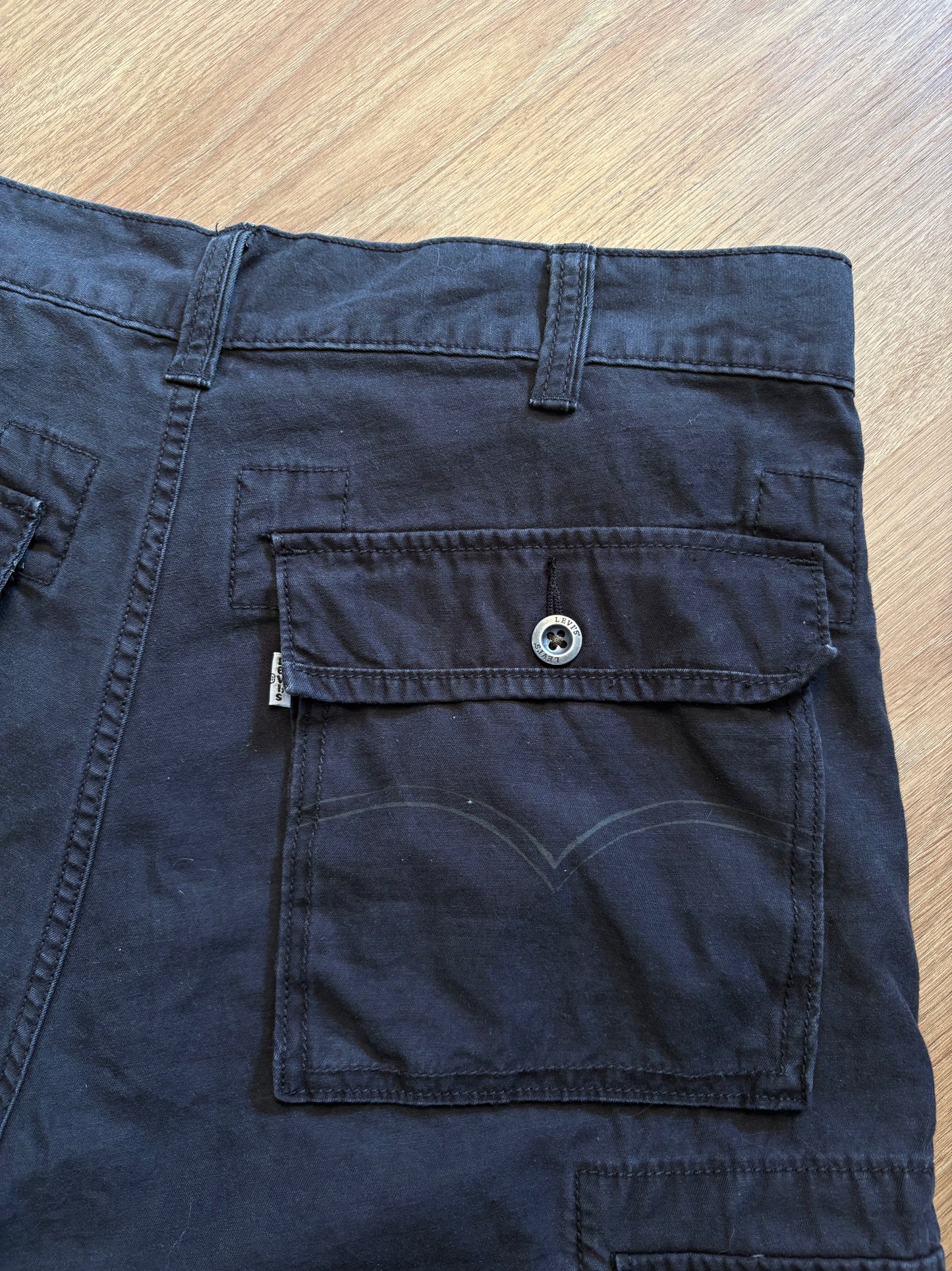 Vintage Levi's Black Baggy Cargo Shorts (36w)