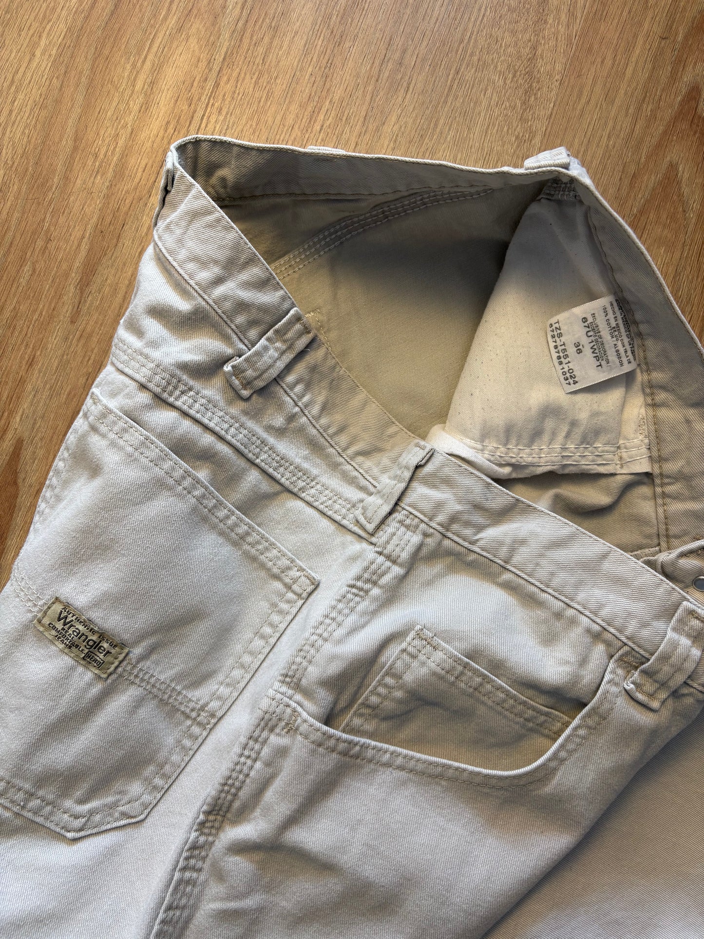 Vintage Wrangler Beige Baggy Carpenter Shorts (36w)