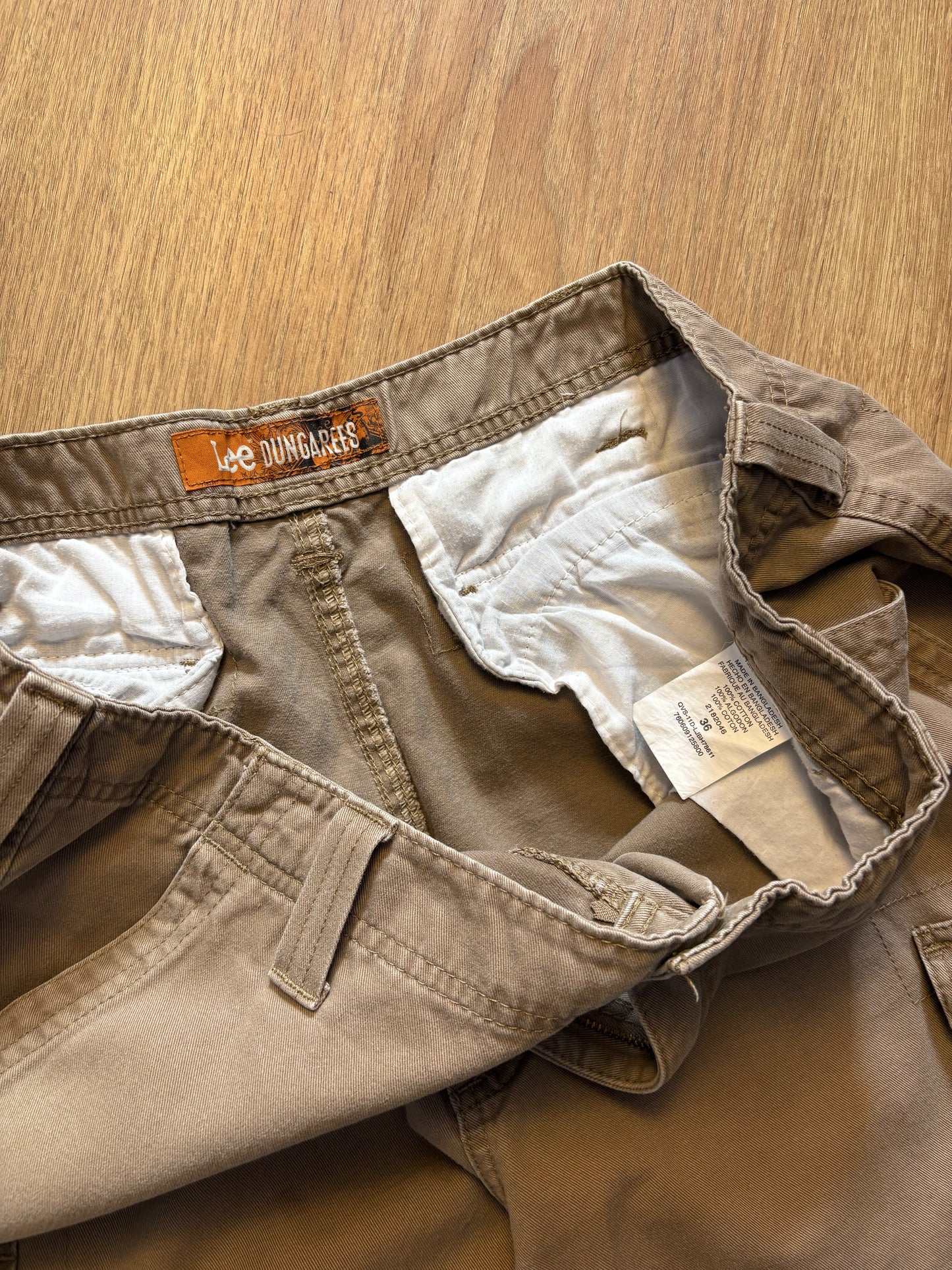 Vintage LEE Dungarees Carpenter Beige Shorts (36w)