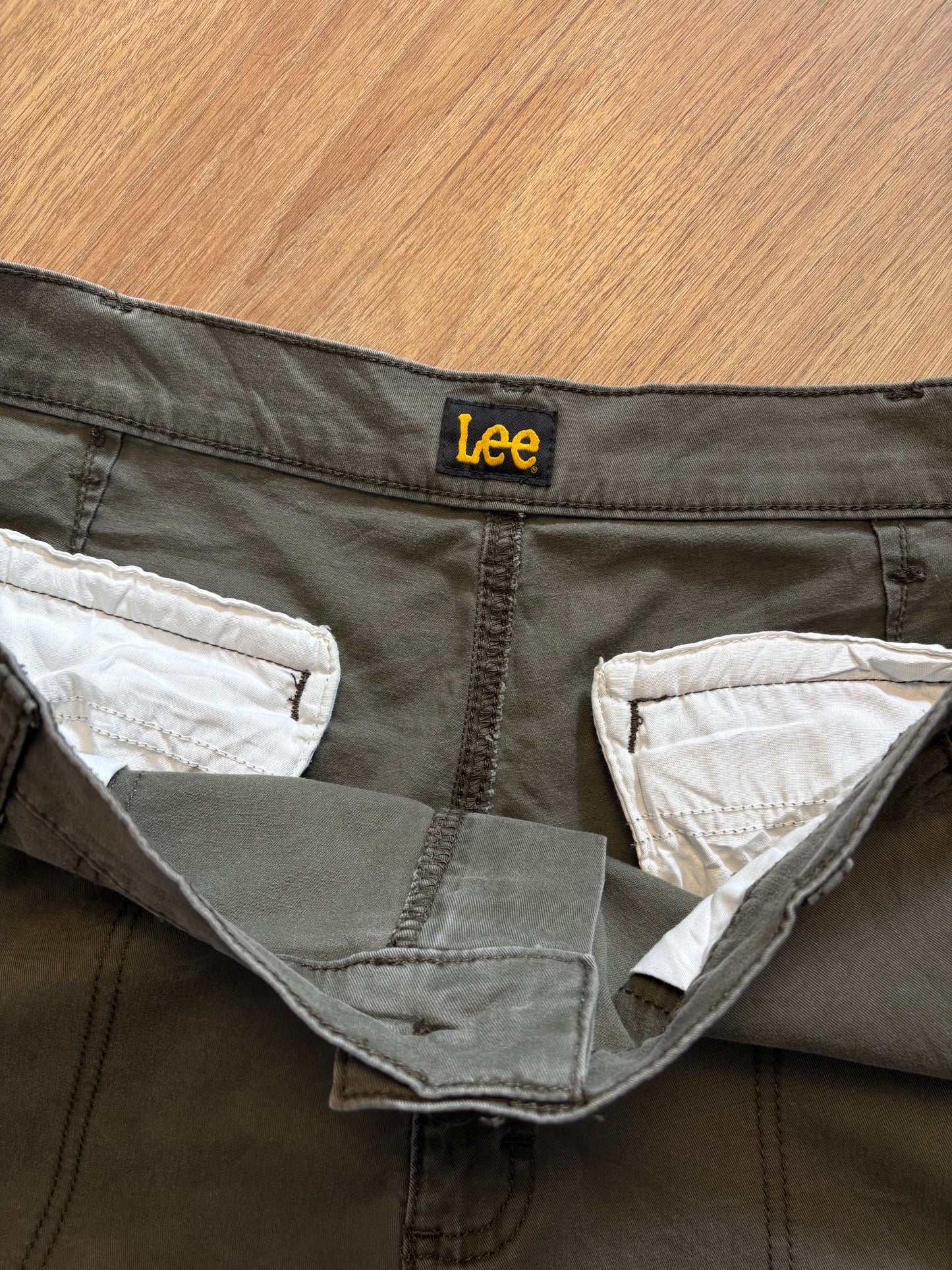 Vintage LEE Dark Green Cargo Shorts (34w)