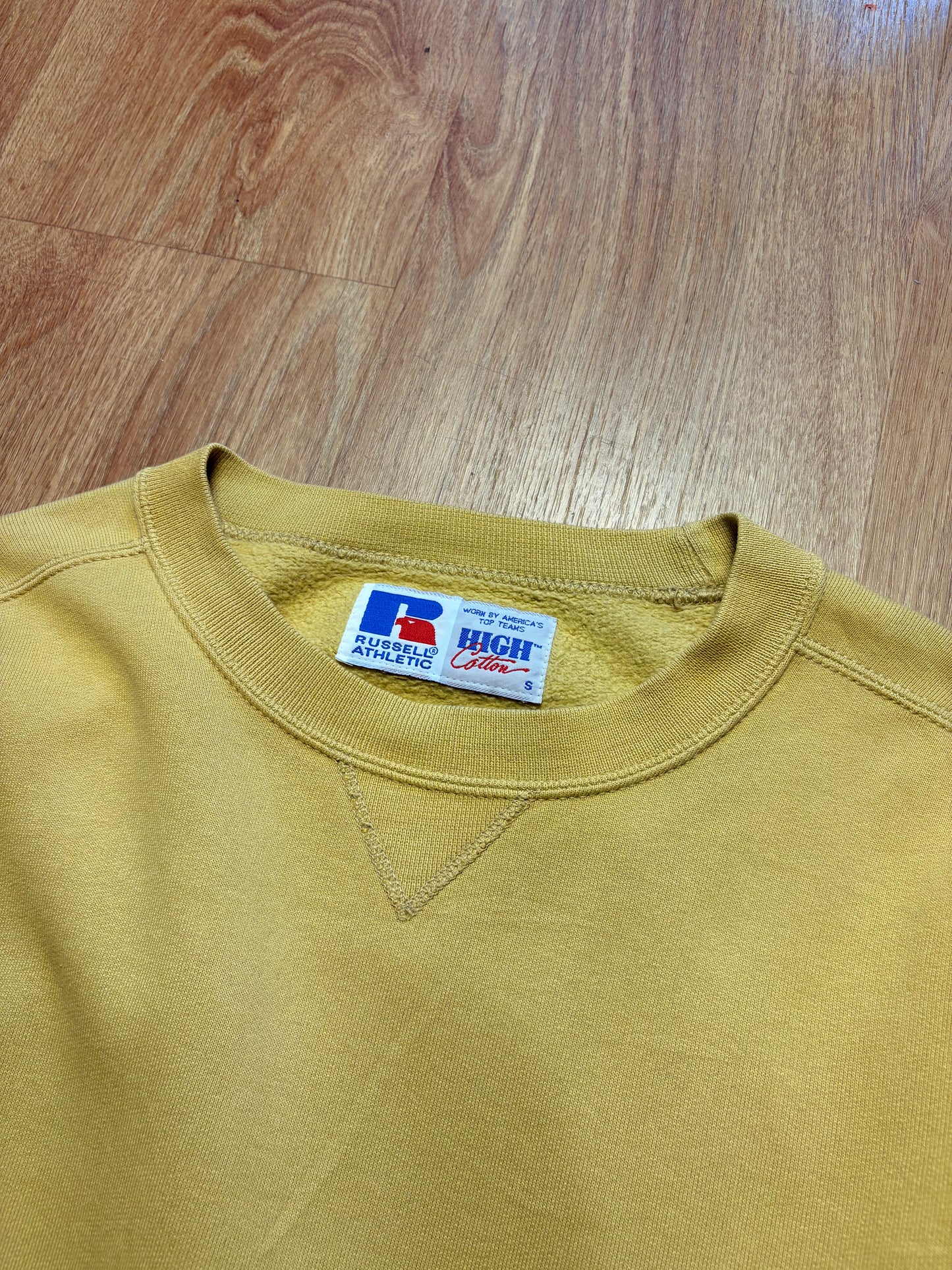 Vintage Russell Athletics Light Yellow Heavyweight Sweatshirt (S)