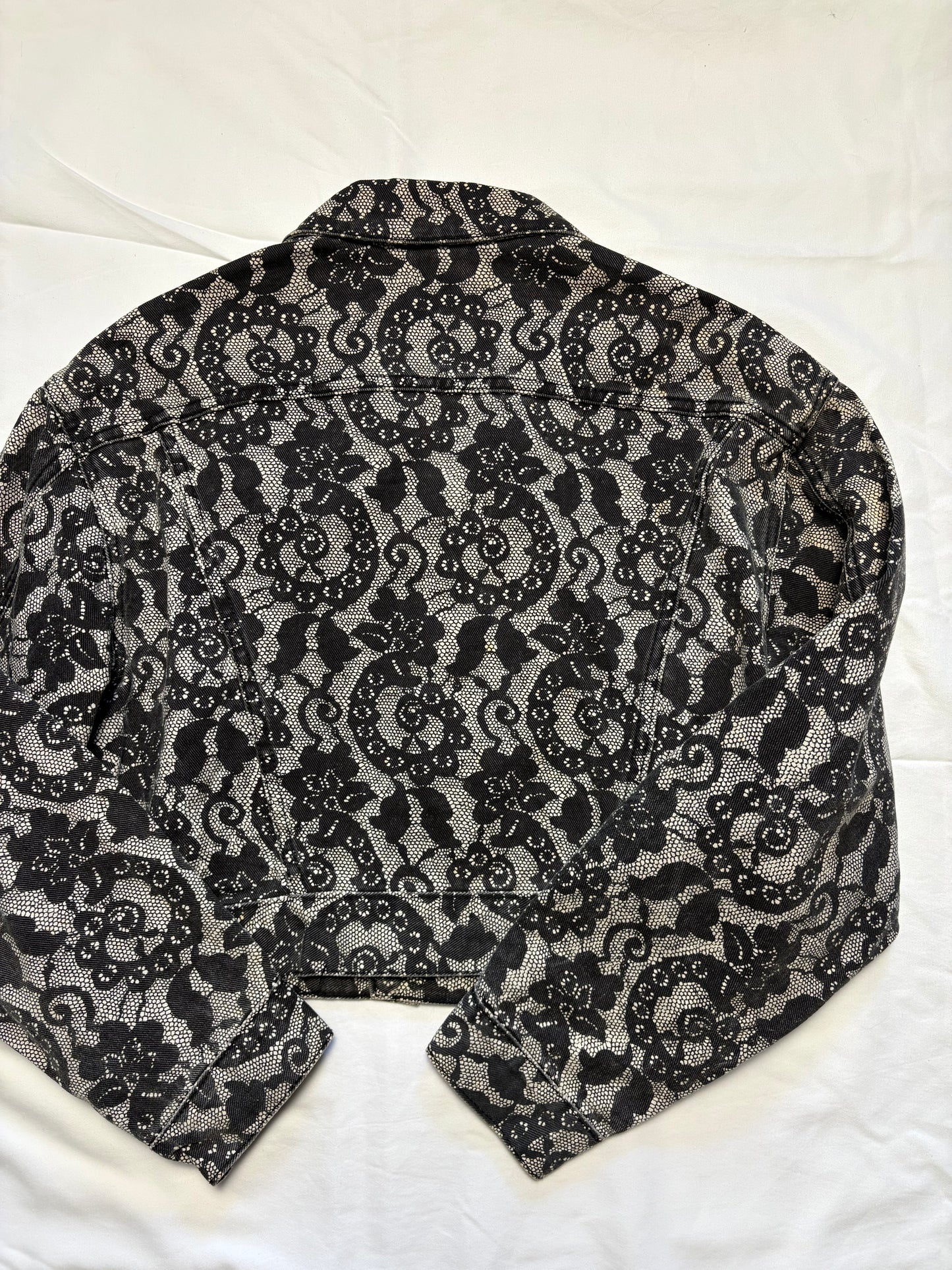 Vintage Guess Jeans Floral Black + White Trucker Jacket (women's M)