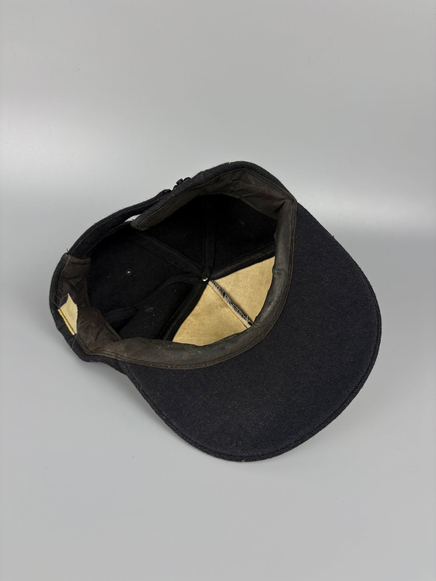 Vintage Gold Leaves Grey Wool Hat