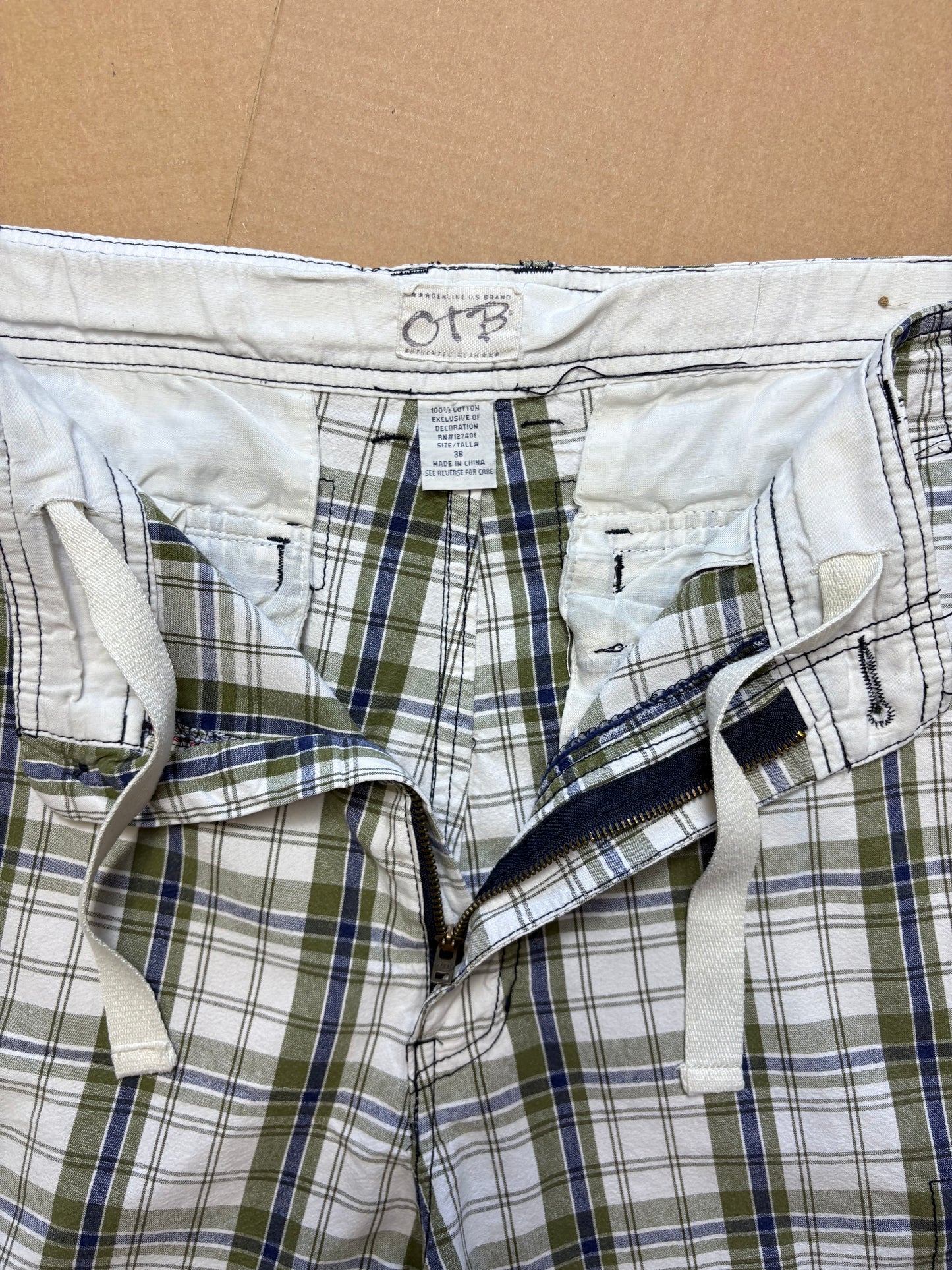 Vintage Green + White Checkered Cargo Shorts (36w)