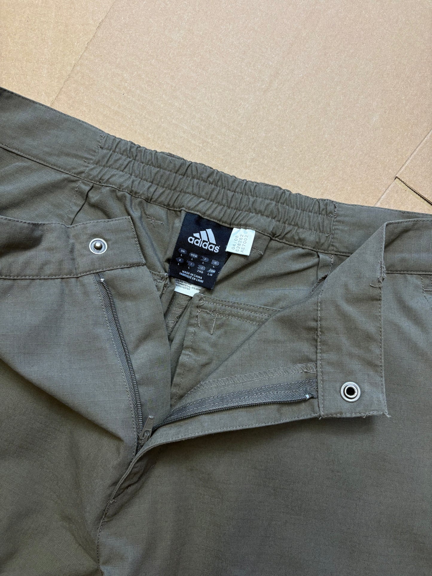 Adidas 2000s Military Green Cargo Shorts (34w)