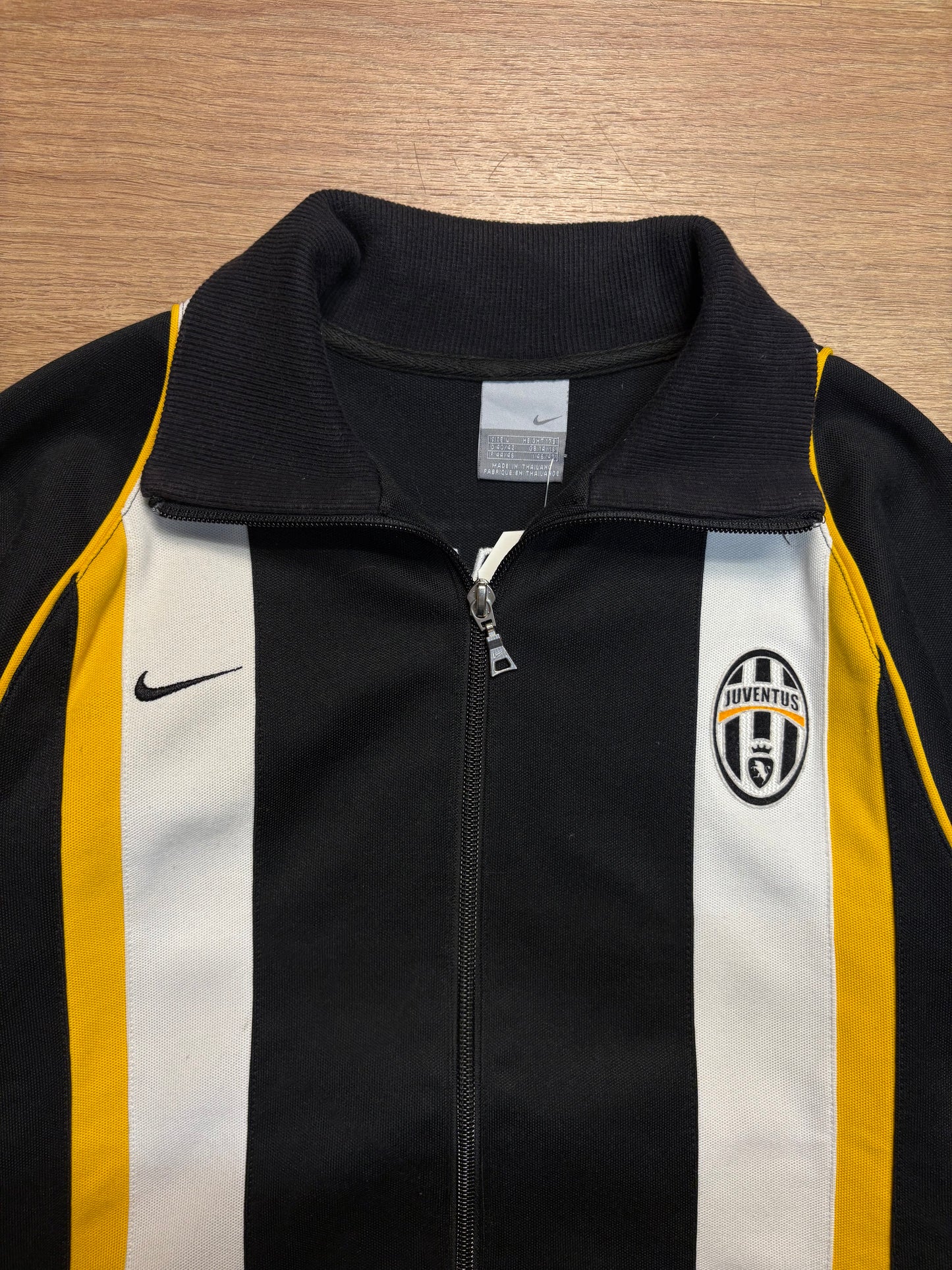 Nike Juventus 2000s Black Football Track Jacket (women's L)