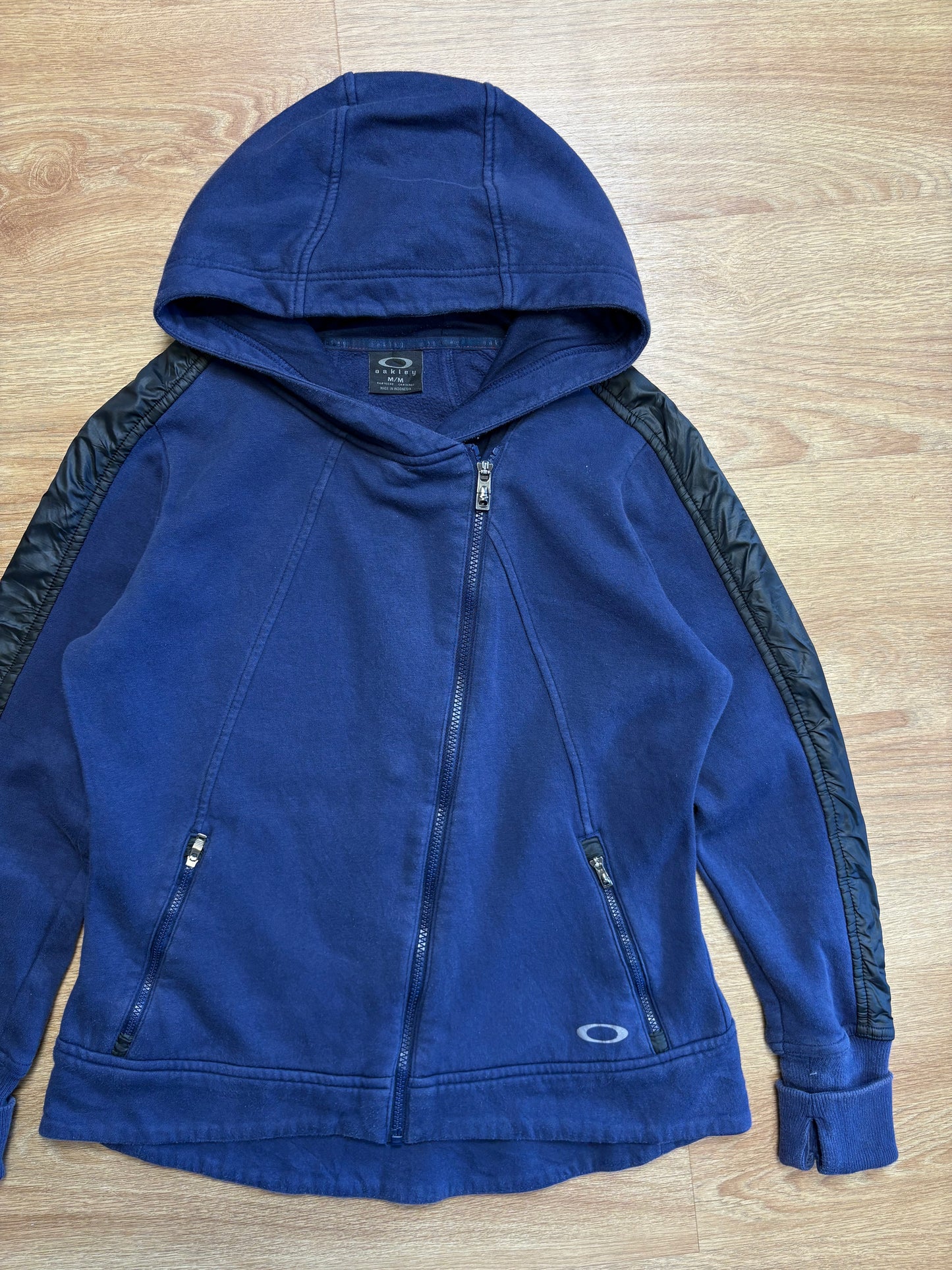 Oakley 2000s Navy Asymmetrical Zip Hoodie (women's M)