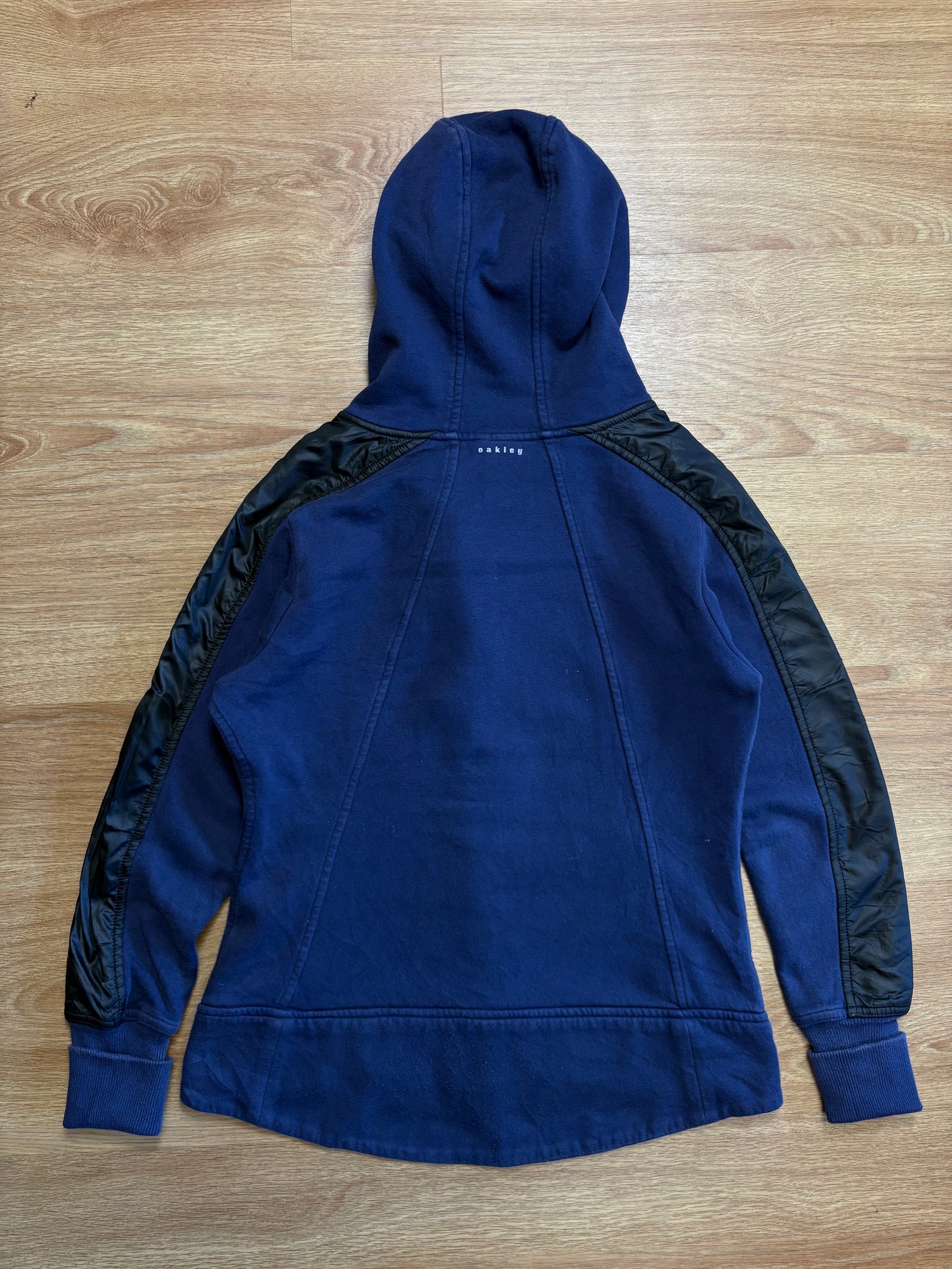 Oakley 2000s Navy Asymmetrical Zip Hoodie (women's M)