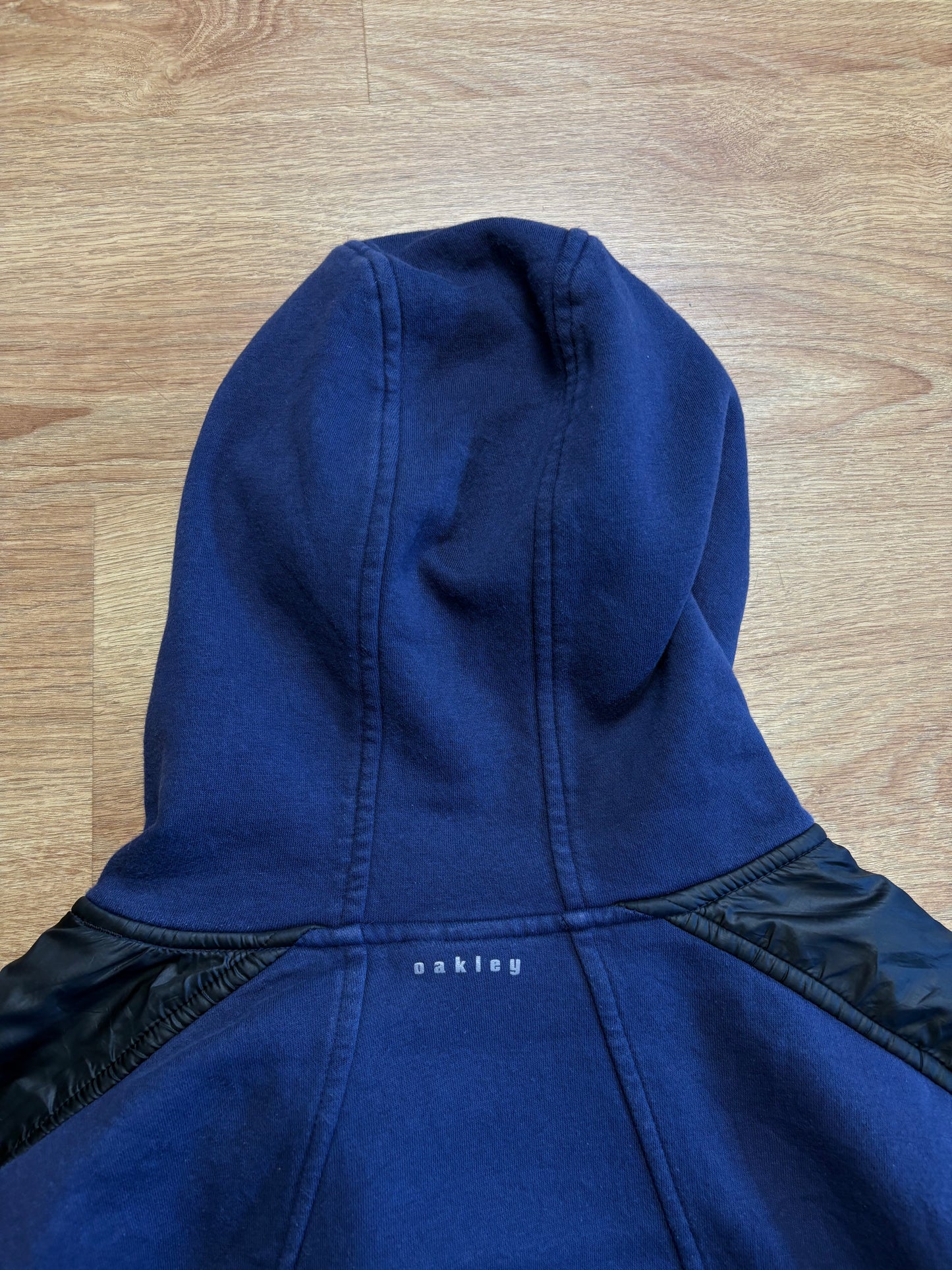 Oakley 2000s Navy Asymmetrical Zip Hoodie (women's M)