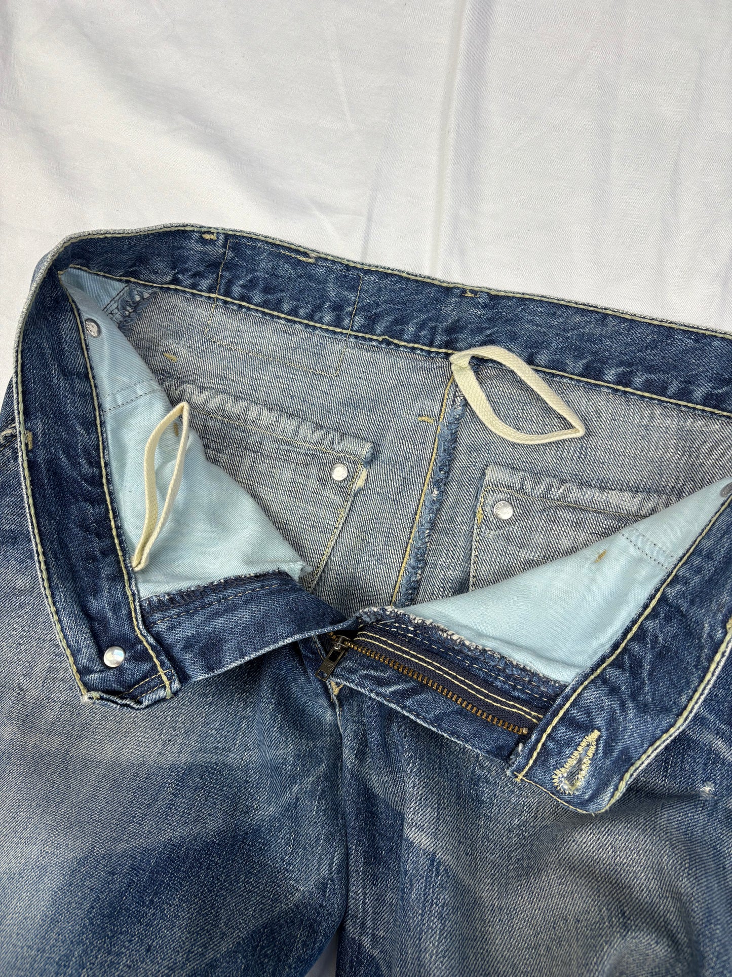 Vintage Levi's Engineered Twisted Denim Jeans (28x32)