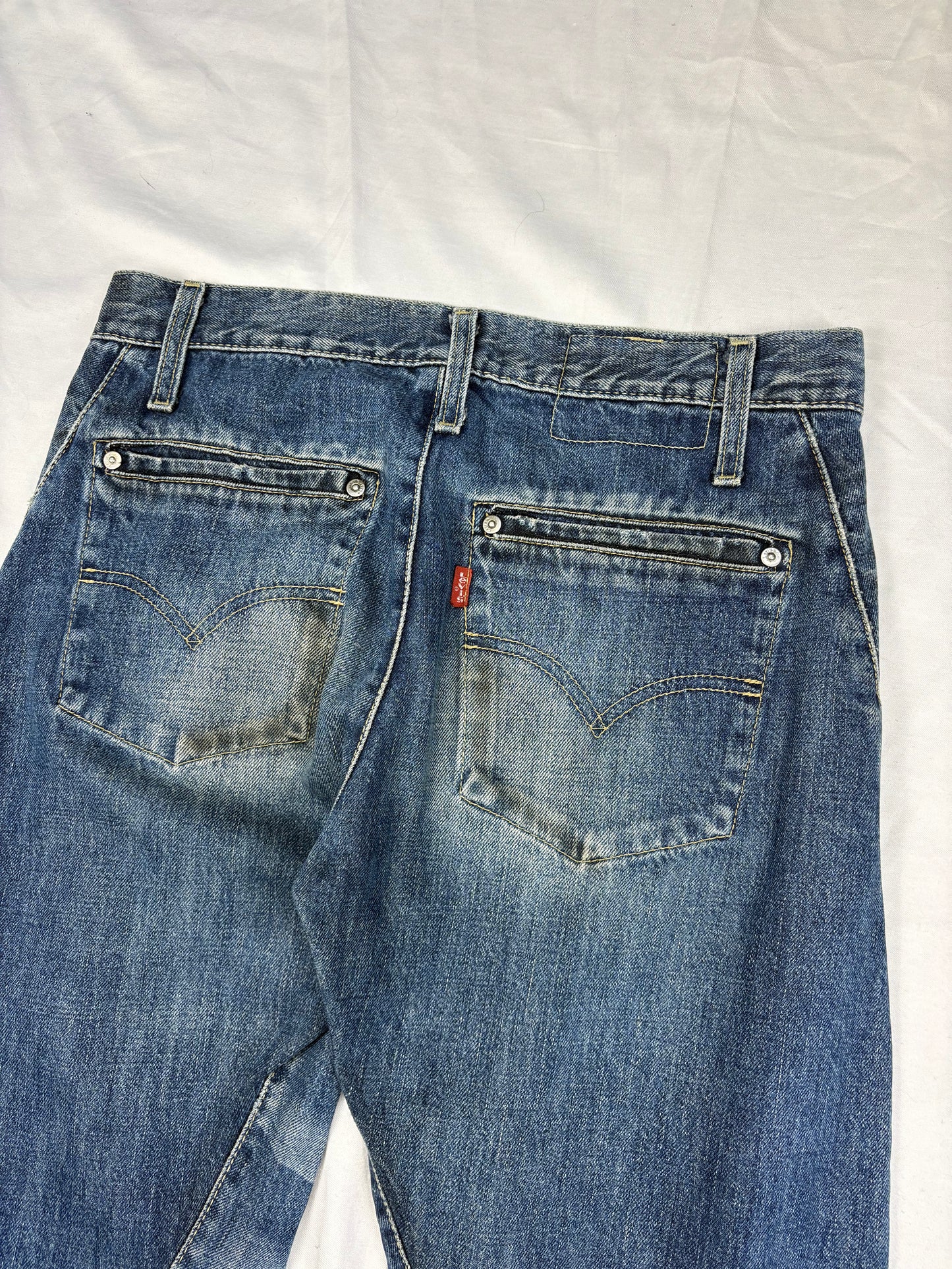 Vintage Levi's Engineered Twisted Denim Jeans (28x32)
