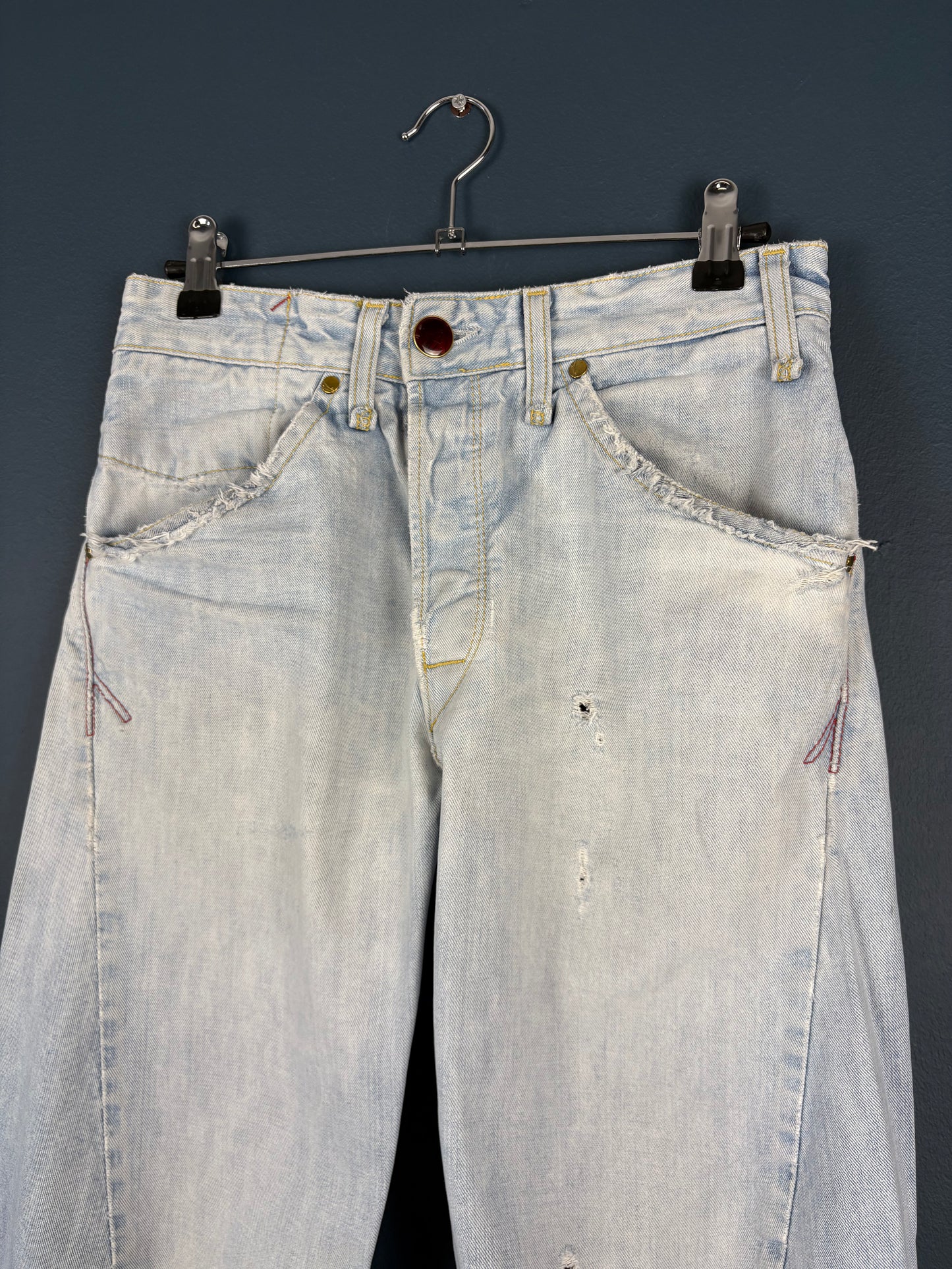 Vintage Levi's Engineered Twisted Denim Jeans (27x32)