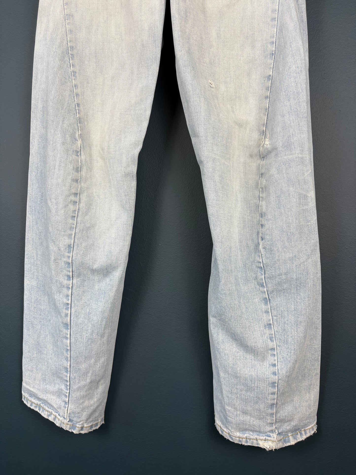 Vintage Levi's Engineered Twisted Denim Jeans (27x32)