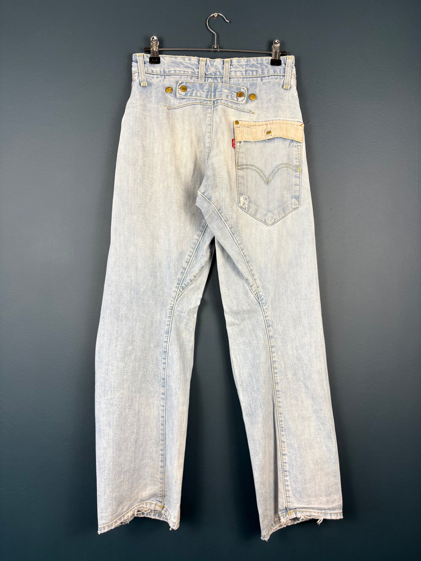Vintage Levi's Engineered Twisted Denim Jeans (27x32)