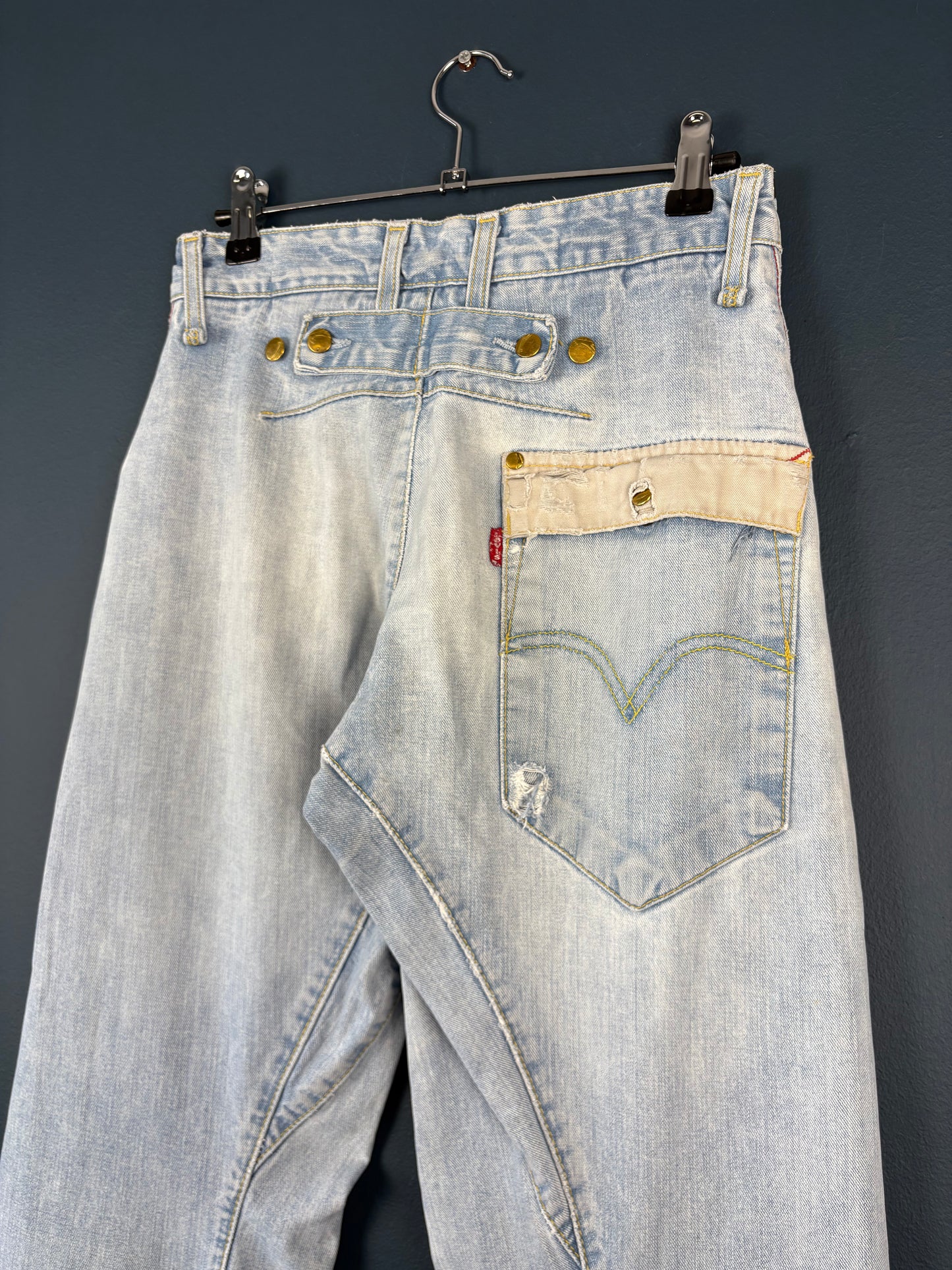 Vintage Levi's Engineered Twisted Denim Jeans (27x32)