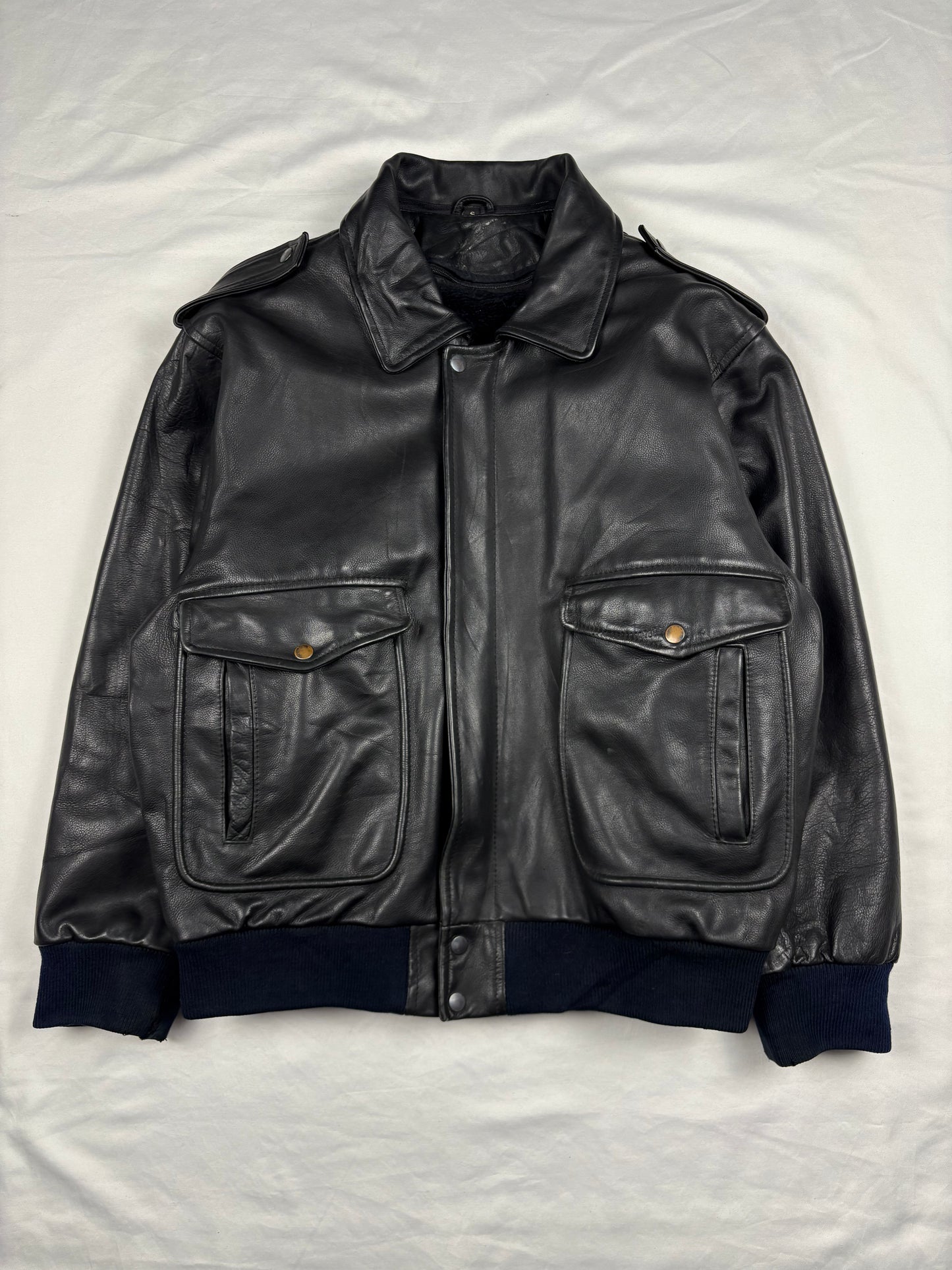 True Vintage 80s A-2 Fur Lined Black Aviator Leather Jacket (M)